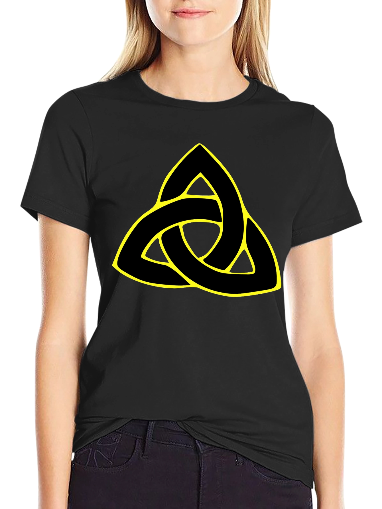 Camiseta Negra con Triquetra Celta Amarilla