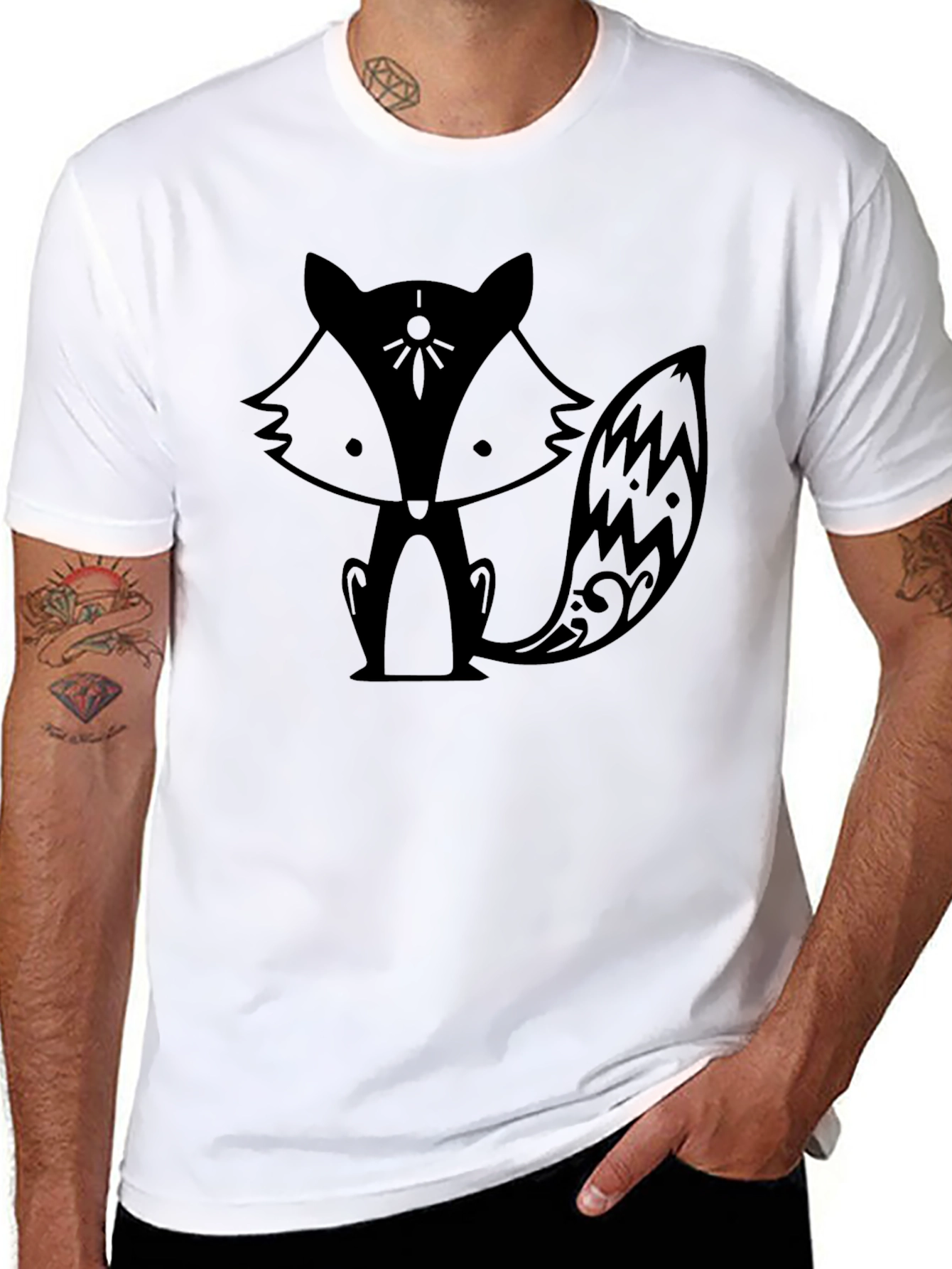 Camiseta Negra con Diseño de Zorro Estilizado