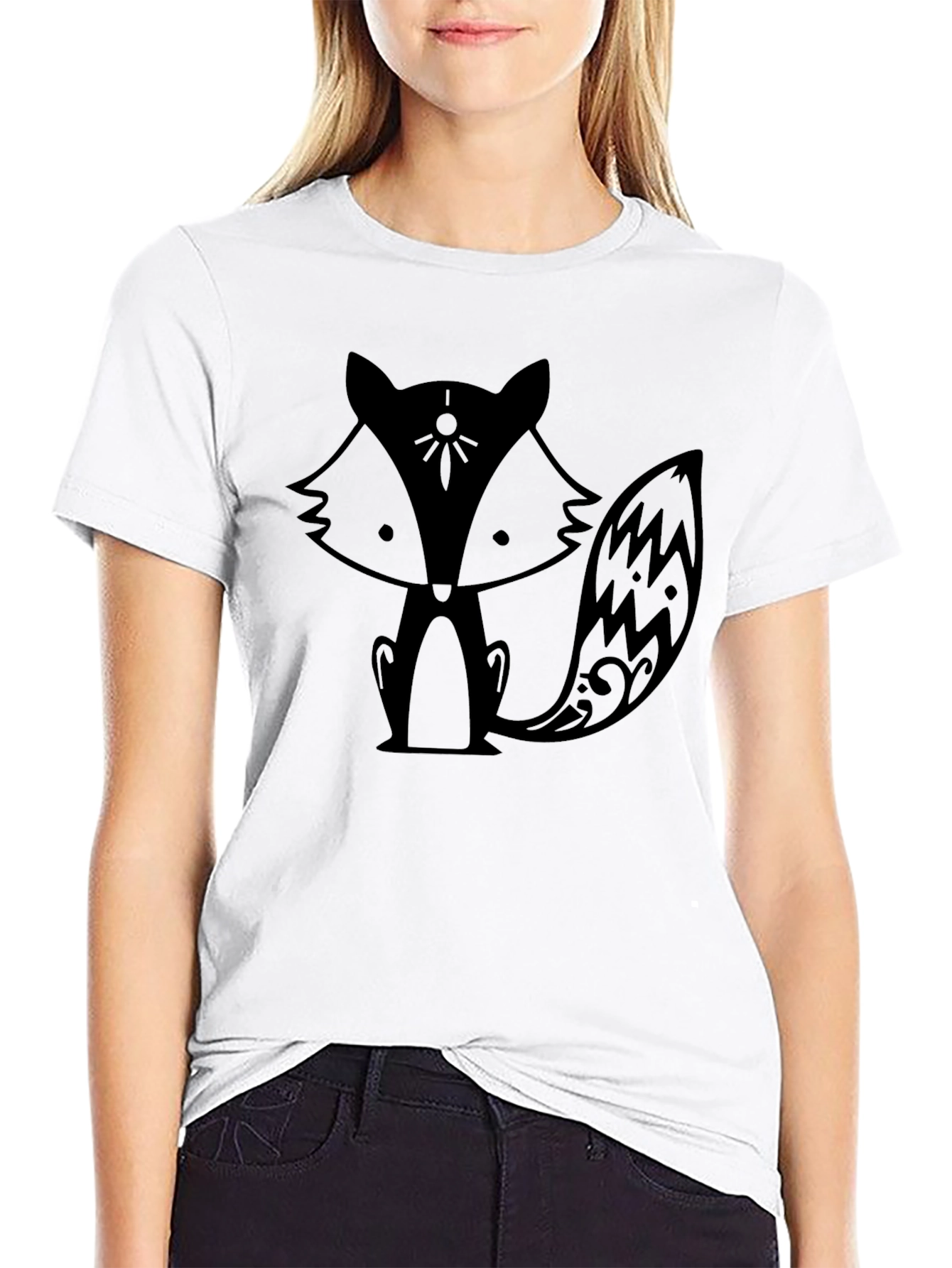 Camiseta Negra con Diseño de Zorro Estilizado