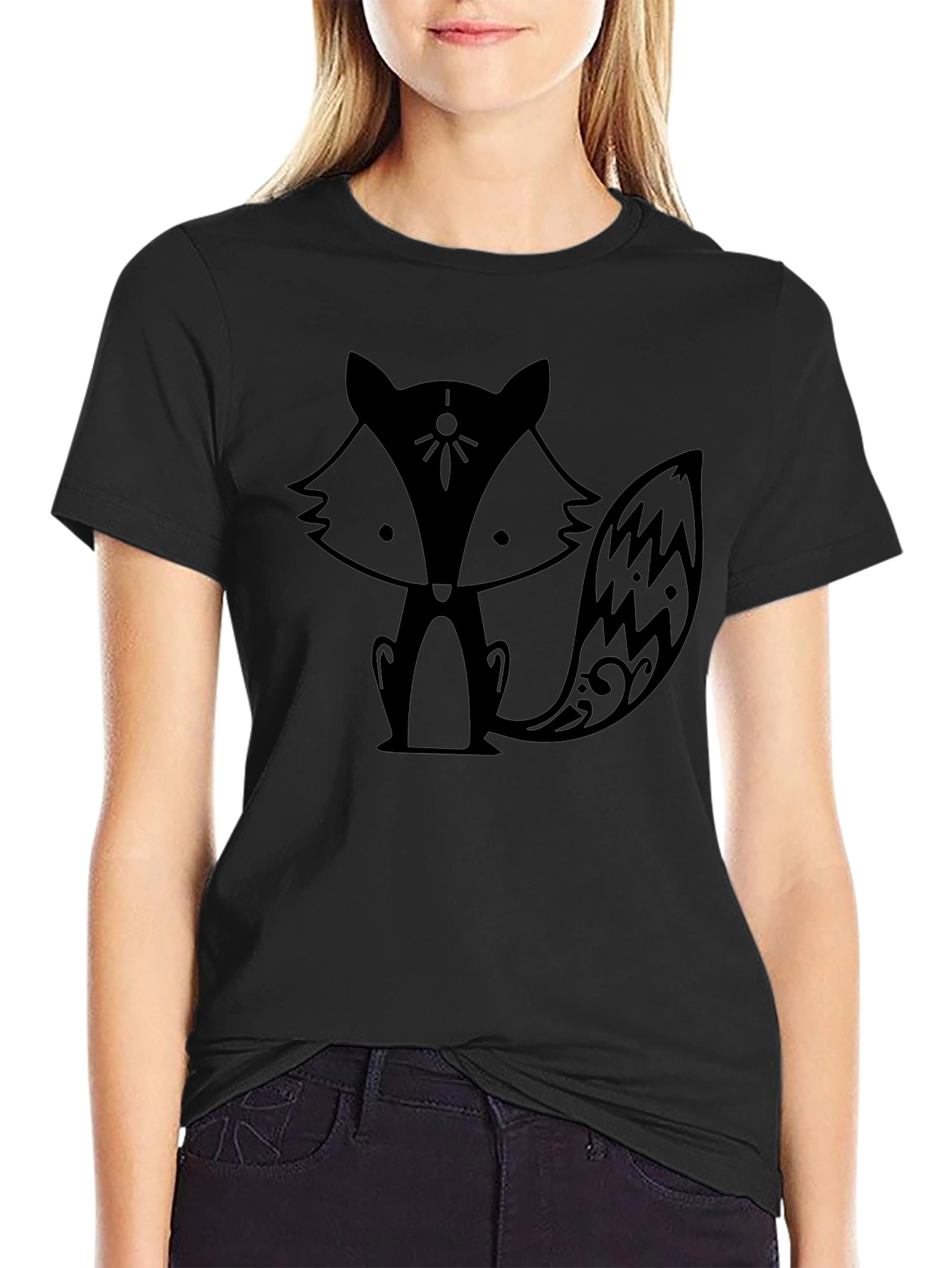 Camiseta Negra con Diseño de Zorro Estilizado