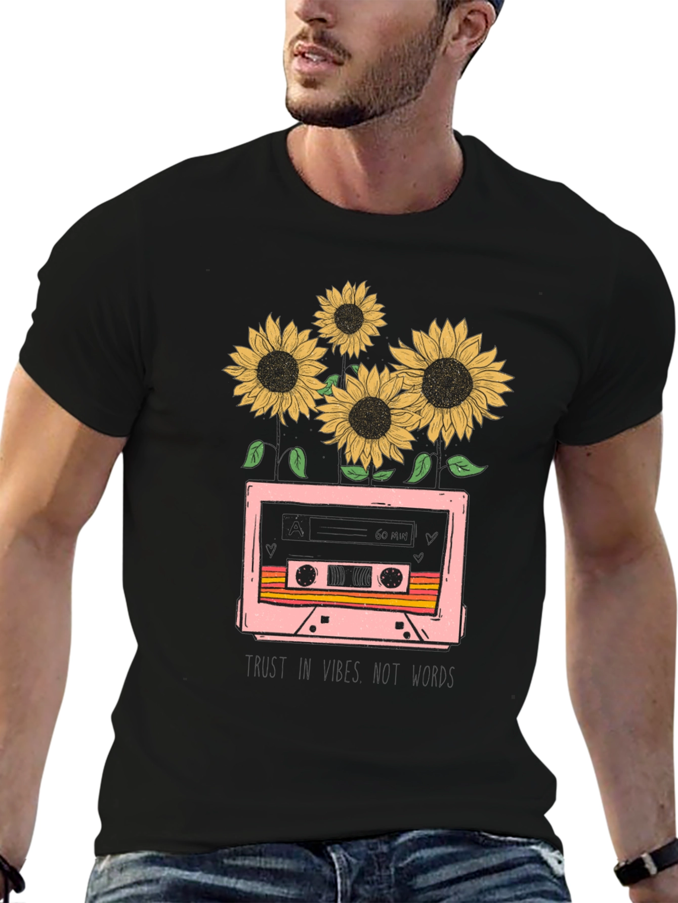 Camiseta Negra con Diseño Retro de Cassette y Girasoles