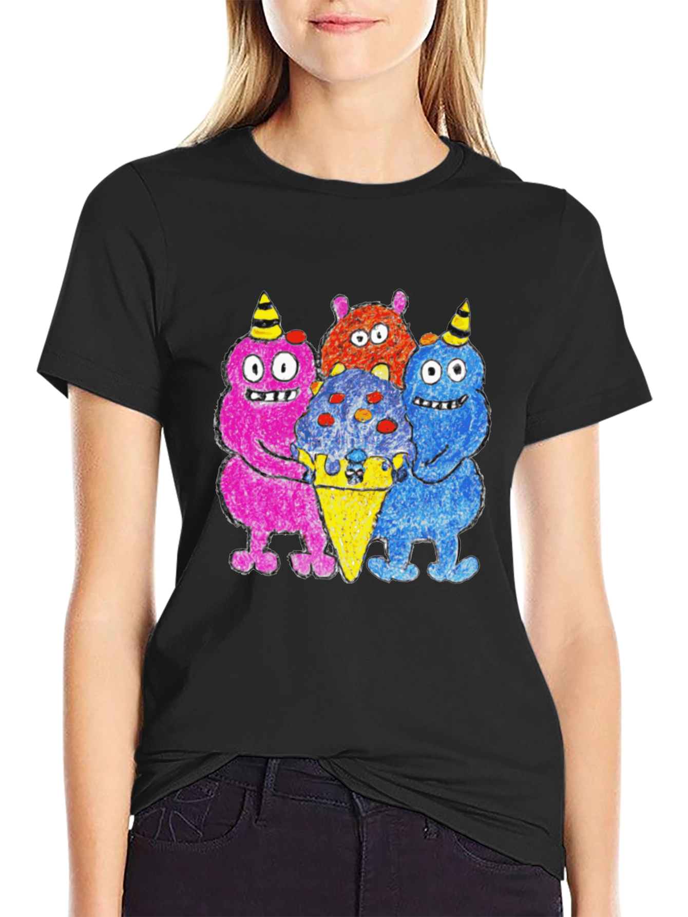 Camiseta Negra con Monstruos Amantes del Helado