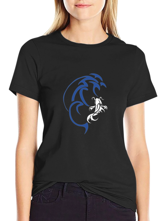 Camiseta Negra Estampado Koi Azul y Blanco