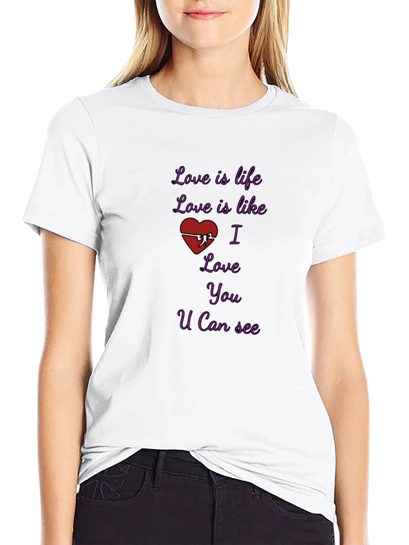 Camiseta Negra con Diseño Romántico Love is Life