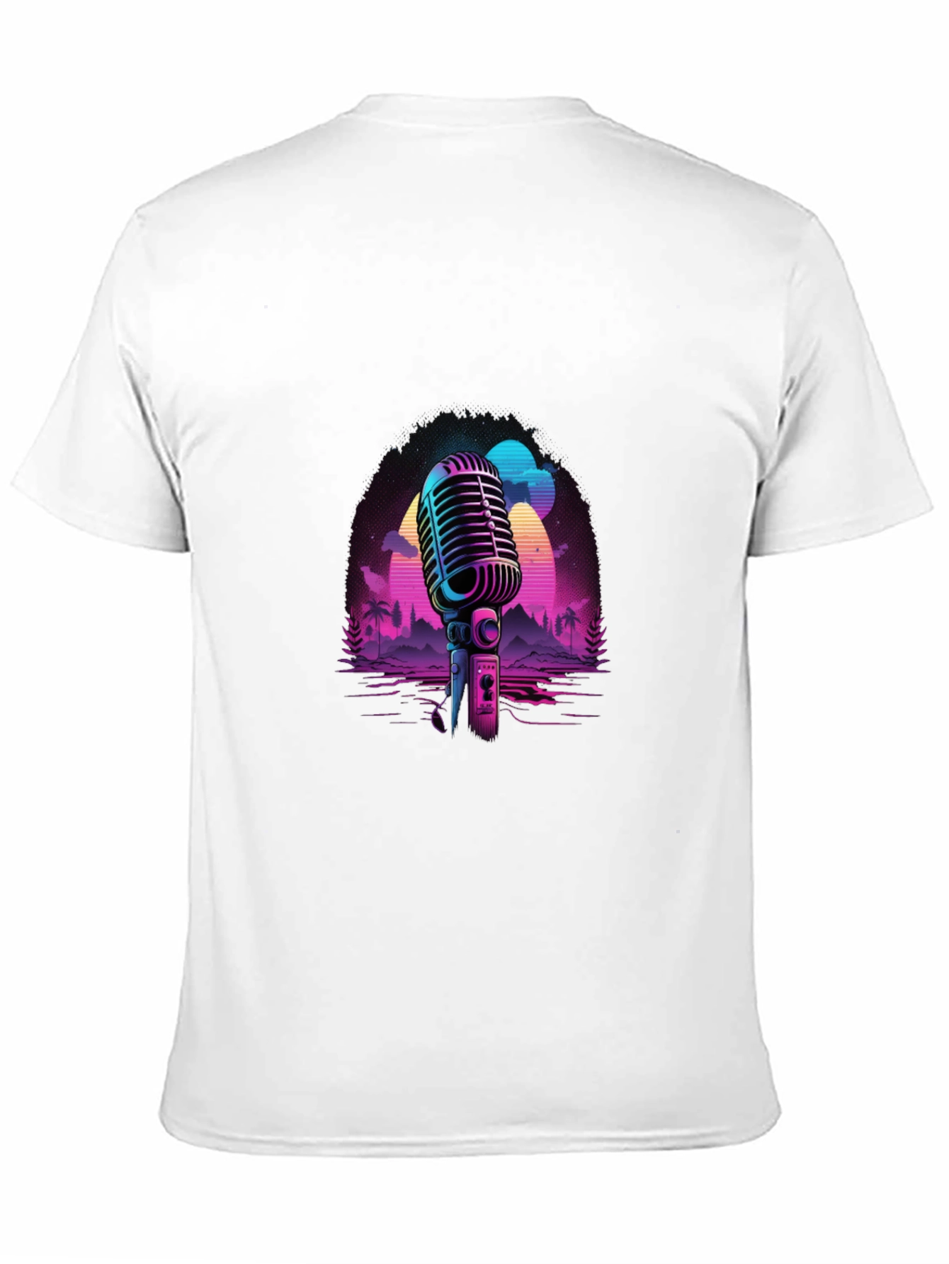 Camiseta Negra con Diseño Retro de Micrófono