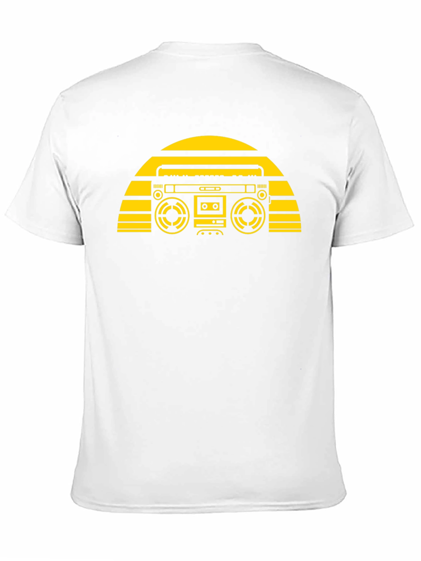 Camiseta Negra con Diseño Retro de Radiocasete Amarillo