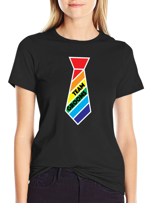 Camiseta Negra Team Grooms con Corbatín Arcoíris