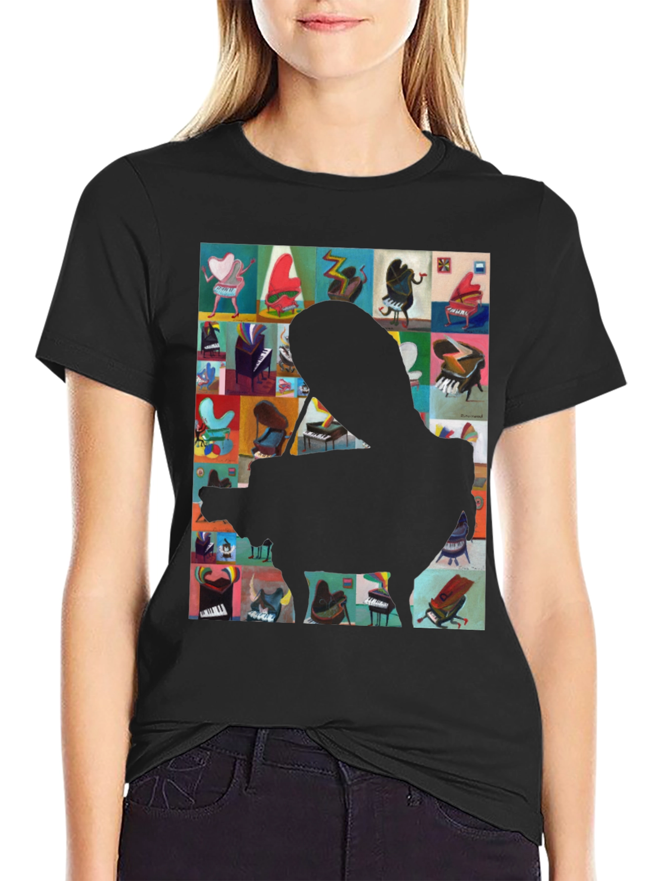 Camiseta Negra con Diseño de Piano Abstracto