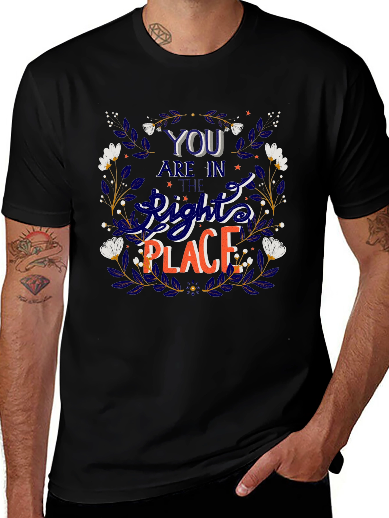 Camiseta Negra con Diseño Floral y Frase Motivacional