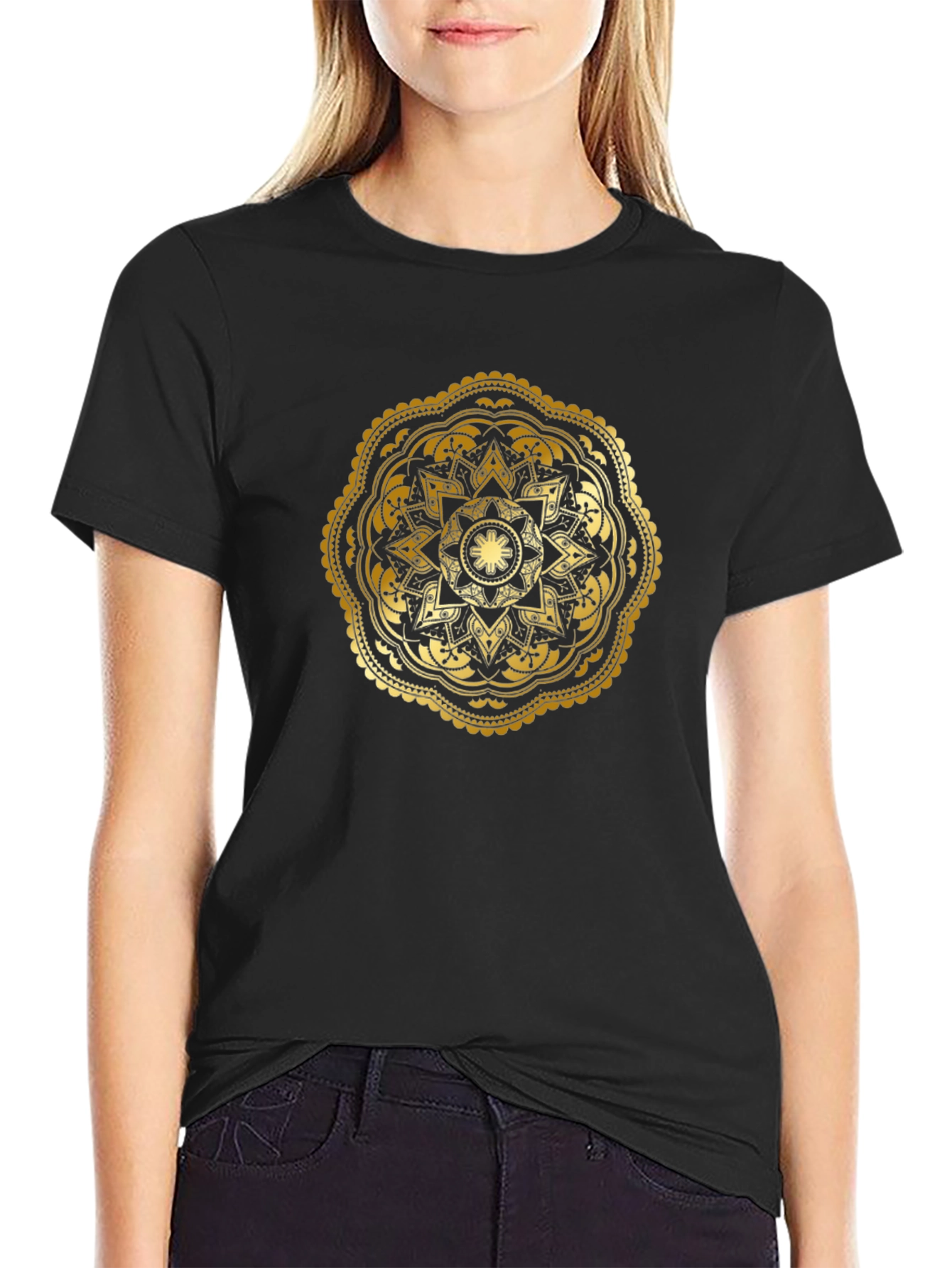 Camiseta Negra con Mandala Dorada - Estilo Único