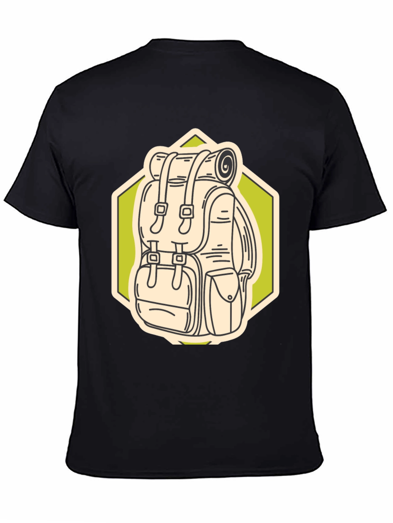 Camiseta Negra con Diseño de Mochila de Senderismo