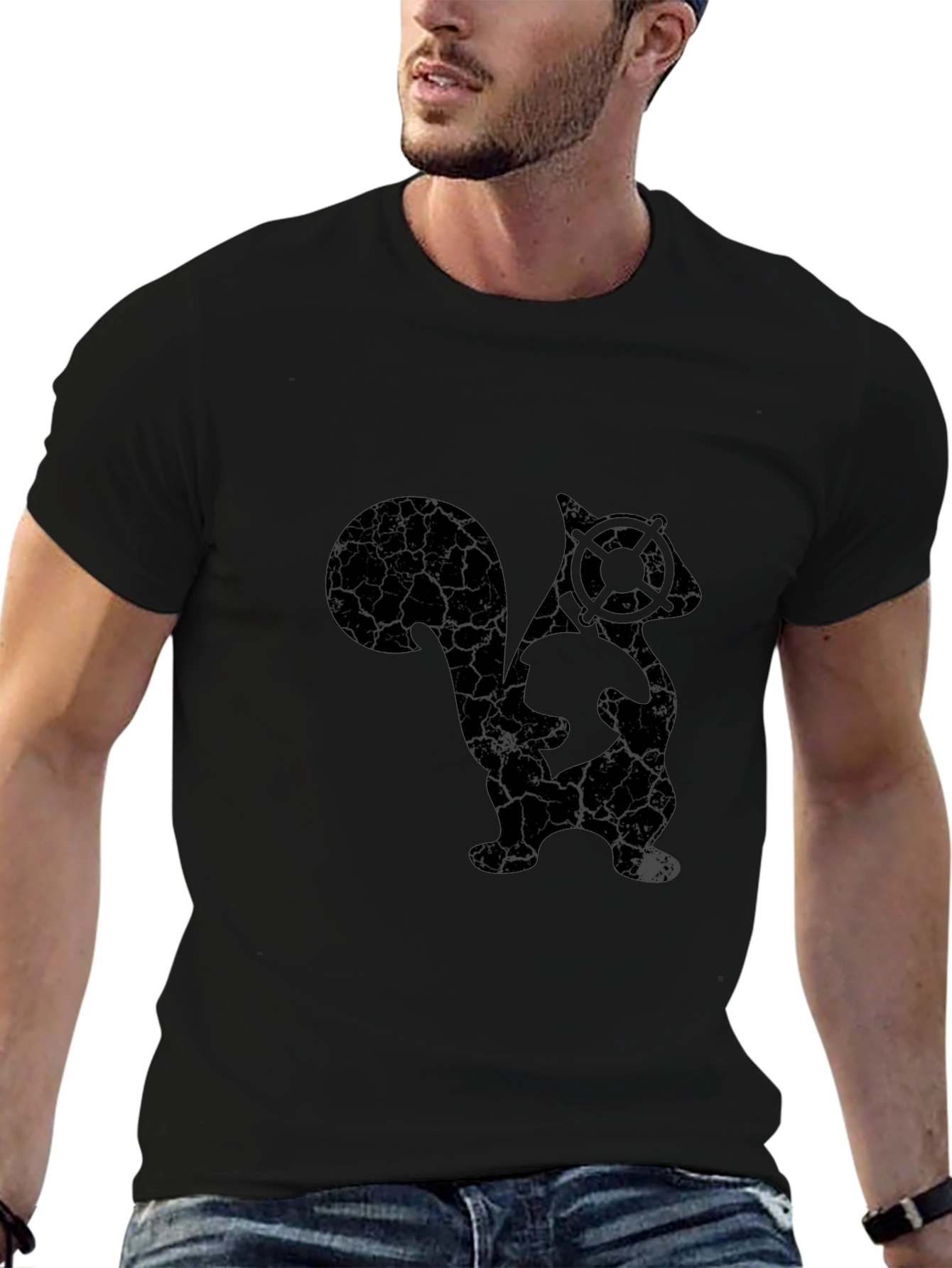 Camiseta Negra con Diseño de Skuntank