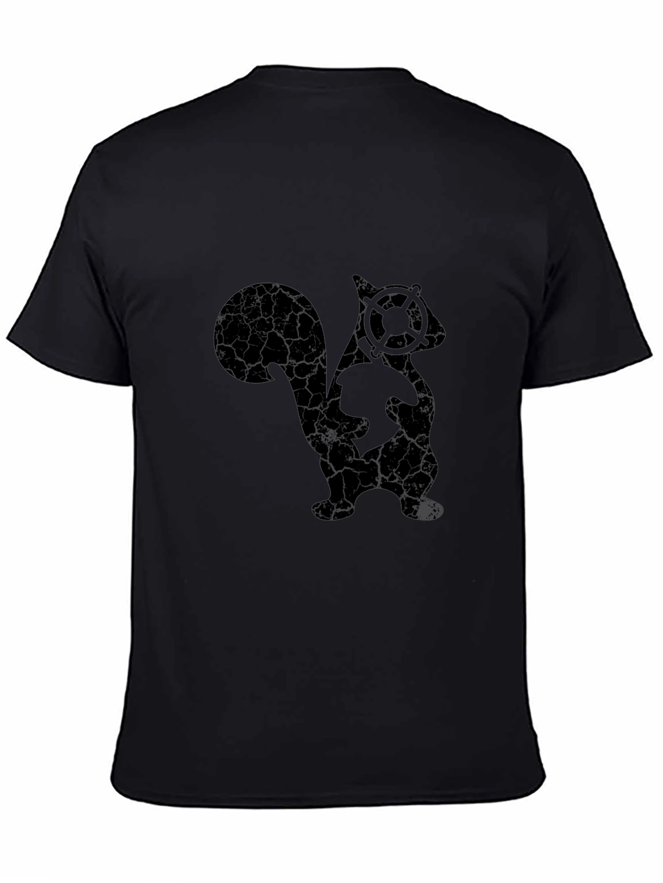 Camiseta Negra con Diseño de Skuntank