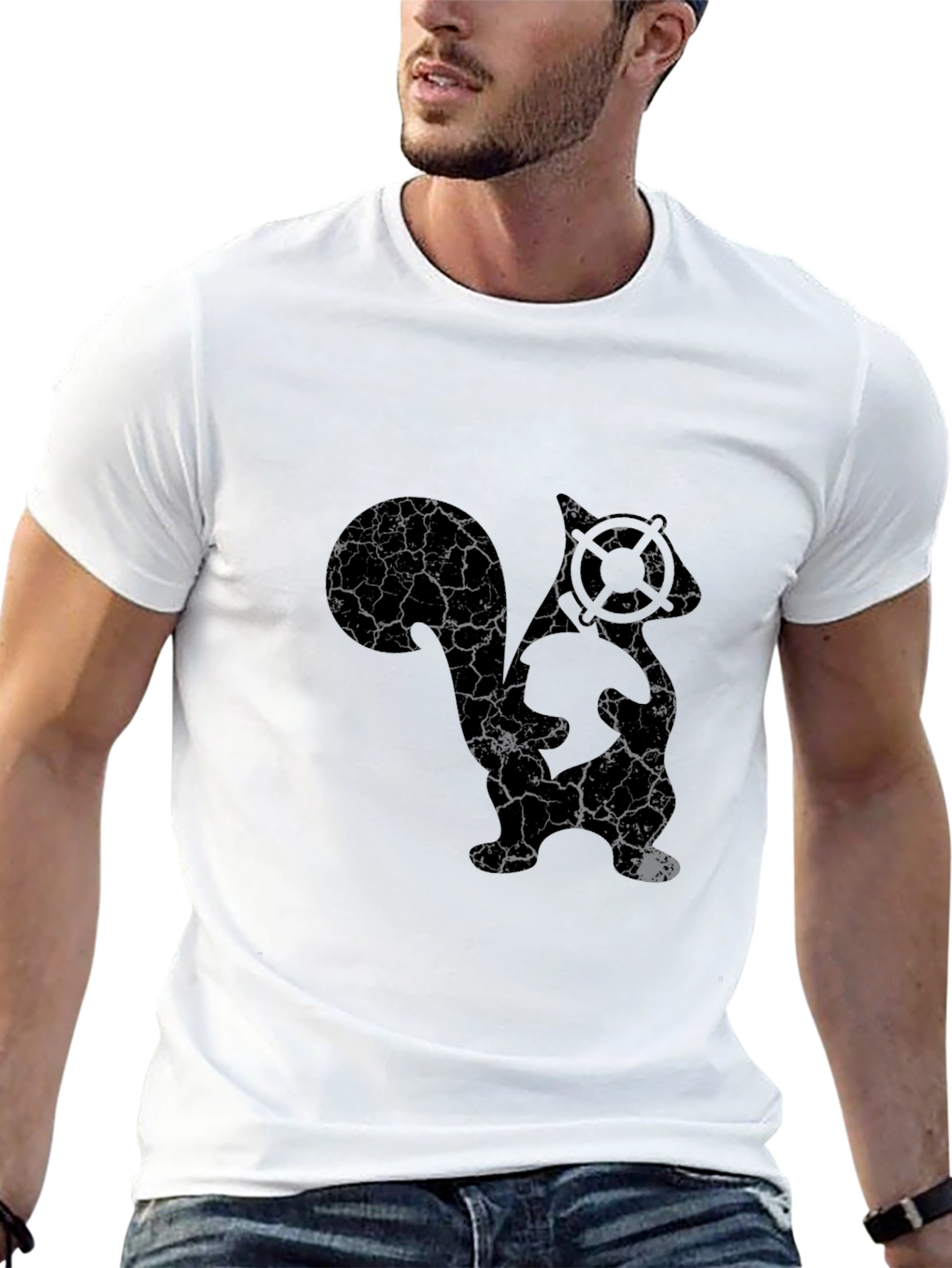 Camiseta Negra con Diseño de Skuntank