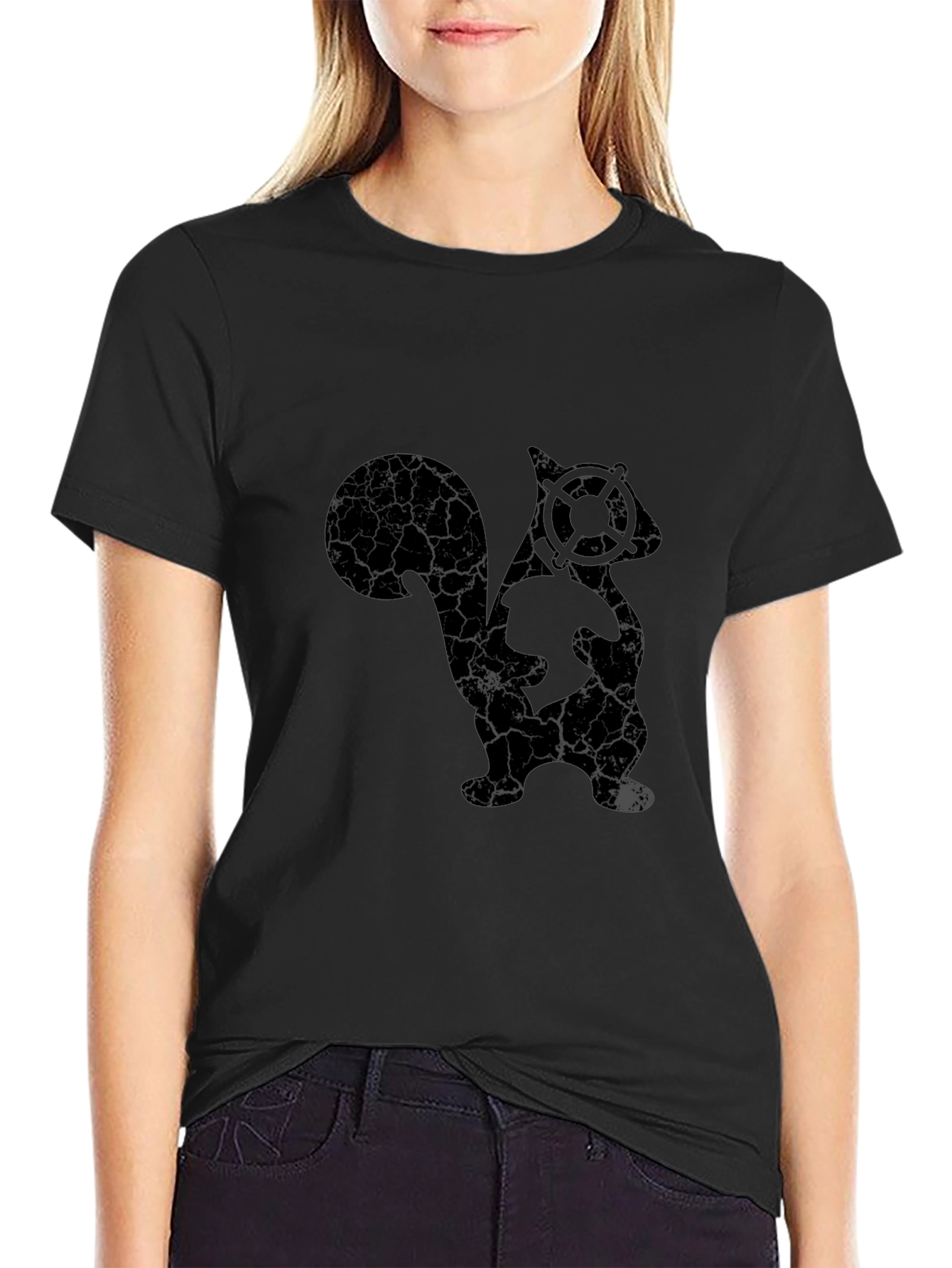 Camiseta Negra con Diseño de Skuntank