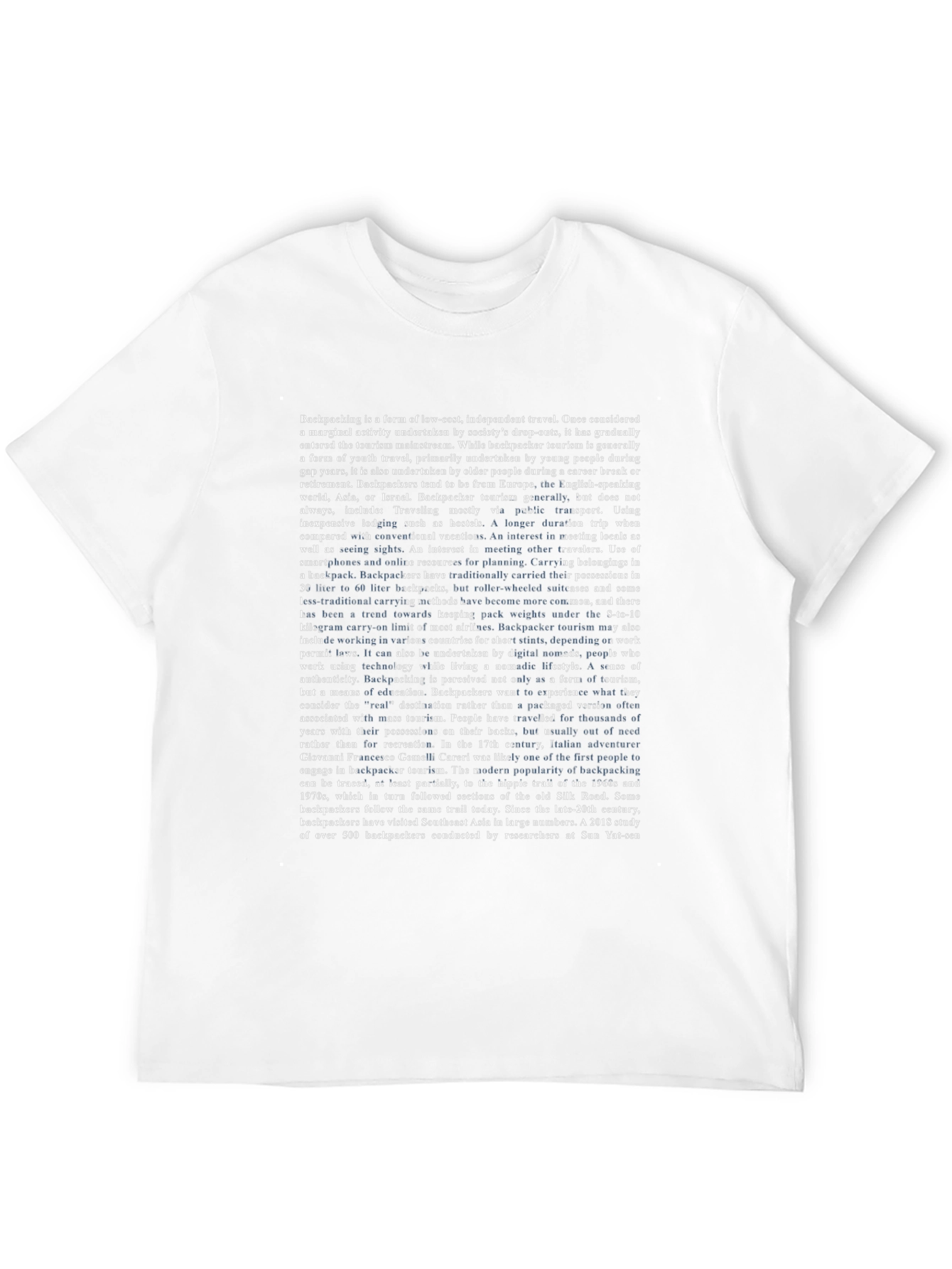 Camiseta Negra con Texto sobre Mochileros