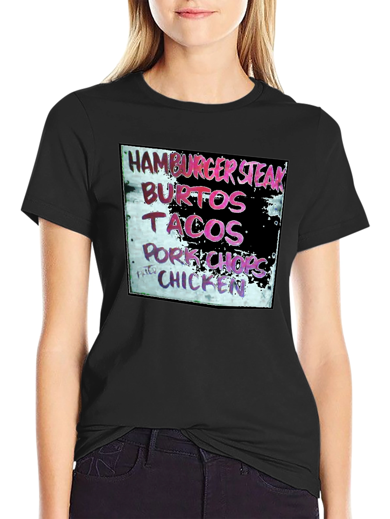 Camiseta Negra con Menú de Comida