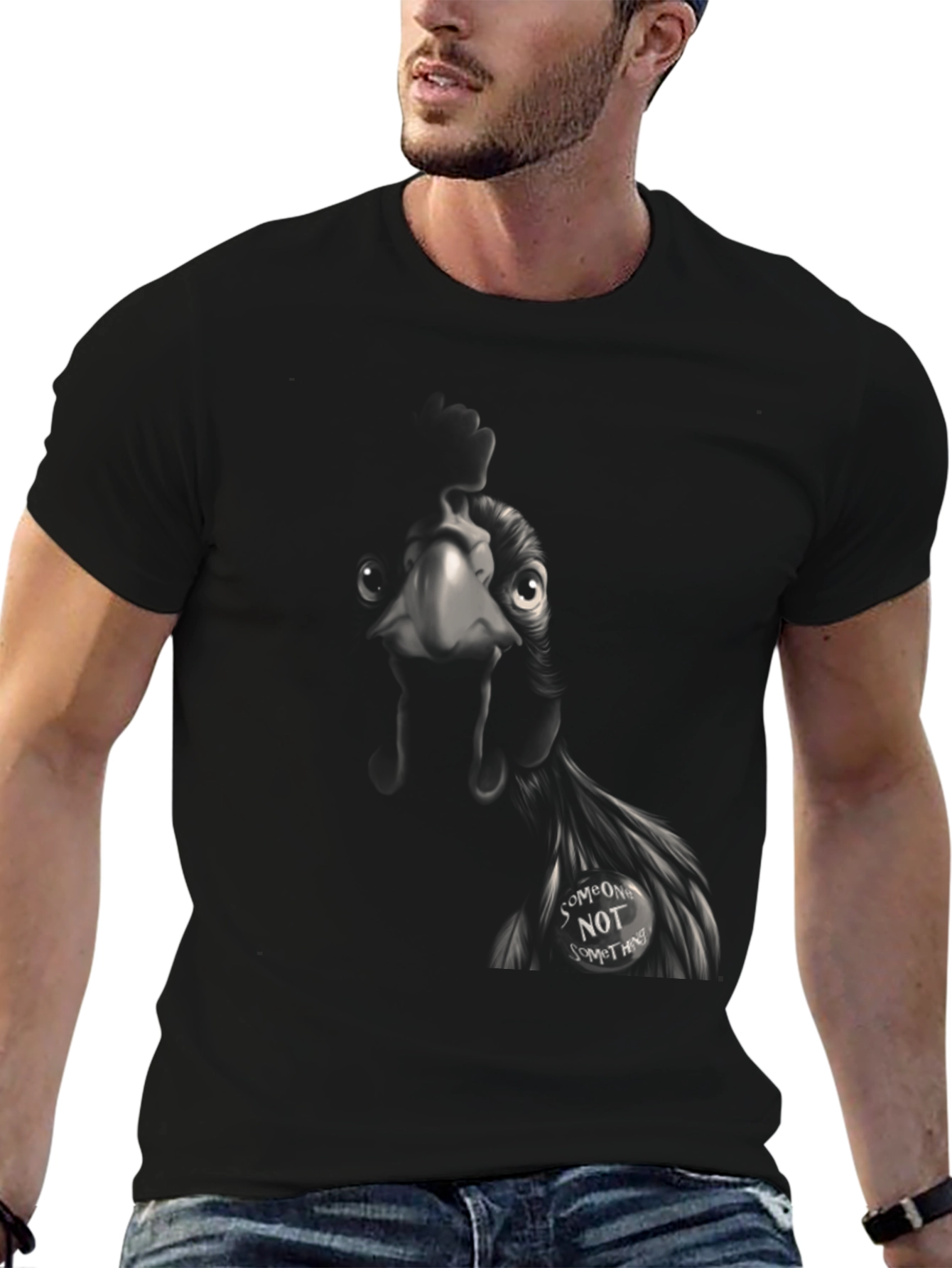 Camiseta Negra con Diseño de Pollo Alguien No Algo