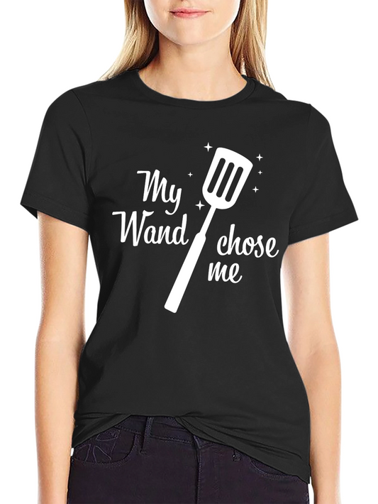 Camiseta Negra My Wand Chose Me para Amantes de la Cocina