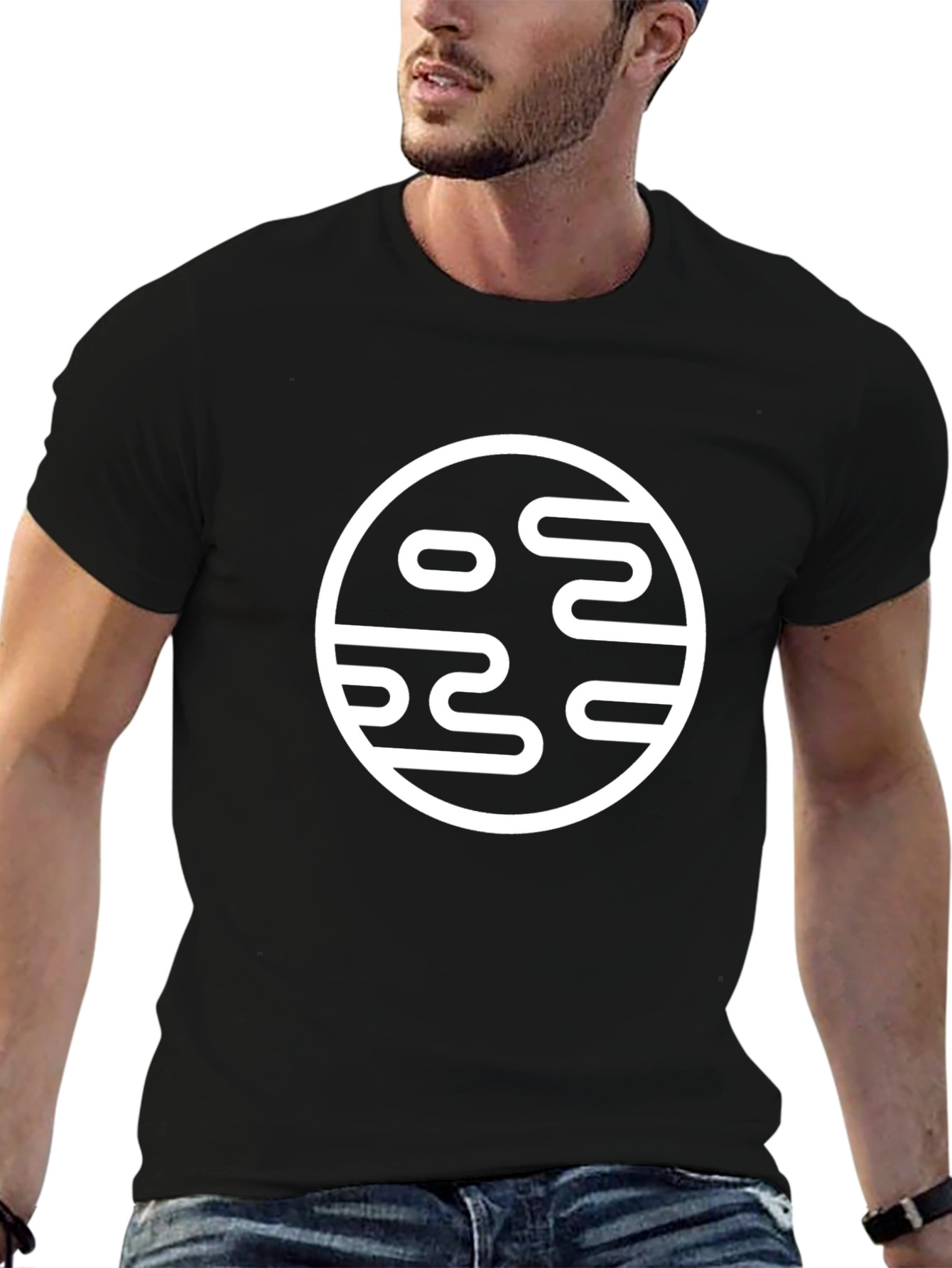 Camiseta Negra con Diseño Circular Abstracto
