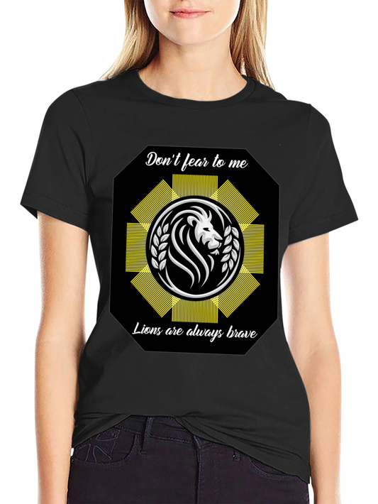 Camiseta Negra con Diseño de León Valiente