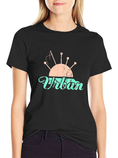 Camiseta Negra con Diseño de Costura Urbana
