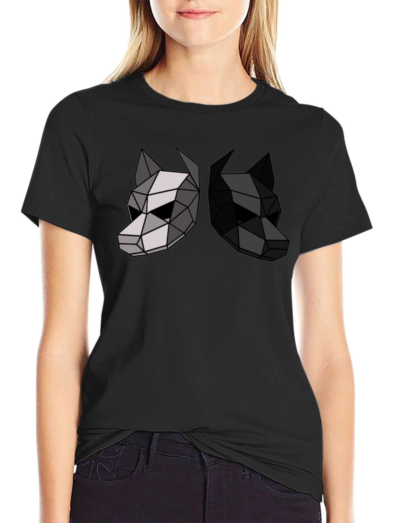 Camiseta Negra con Diseño Geométrico de Dos Lobos