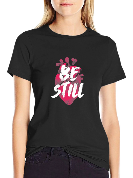 Camiseta Negra con Diseño de Corazón Be Still
