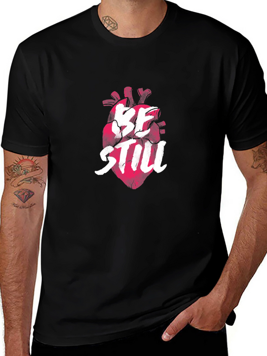 Camiseta Negra con Diseño de Corazón Be Still