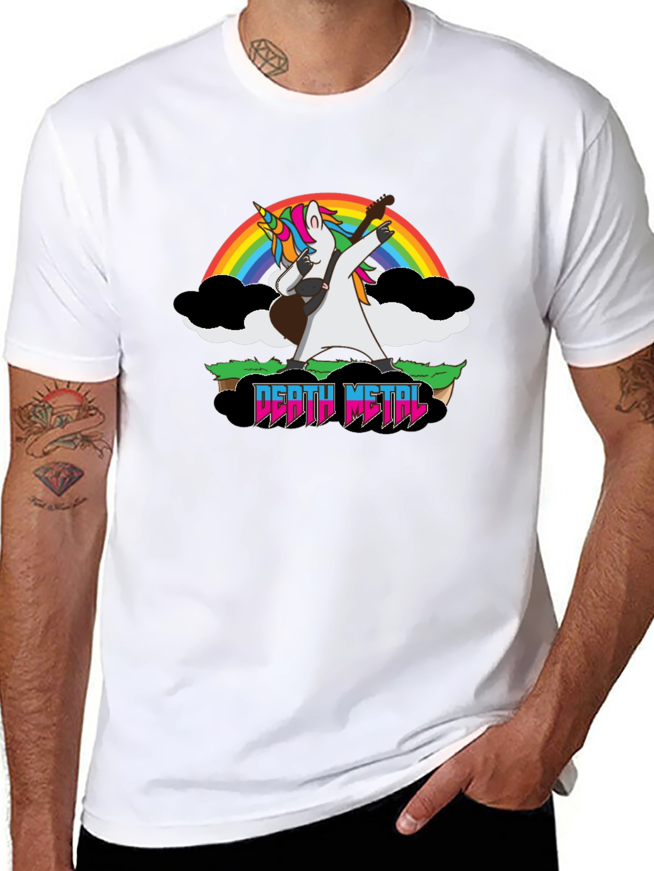 Camiseta Negra Unicornio Metalero con Arcoíris