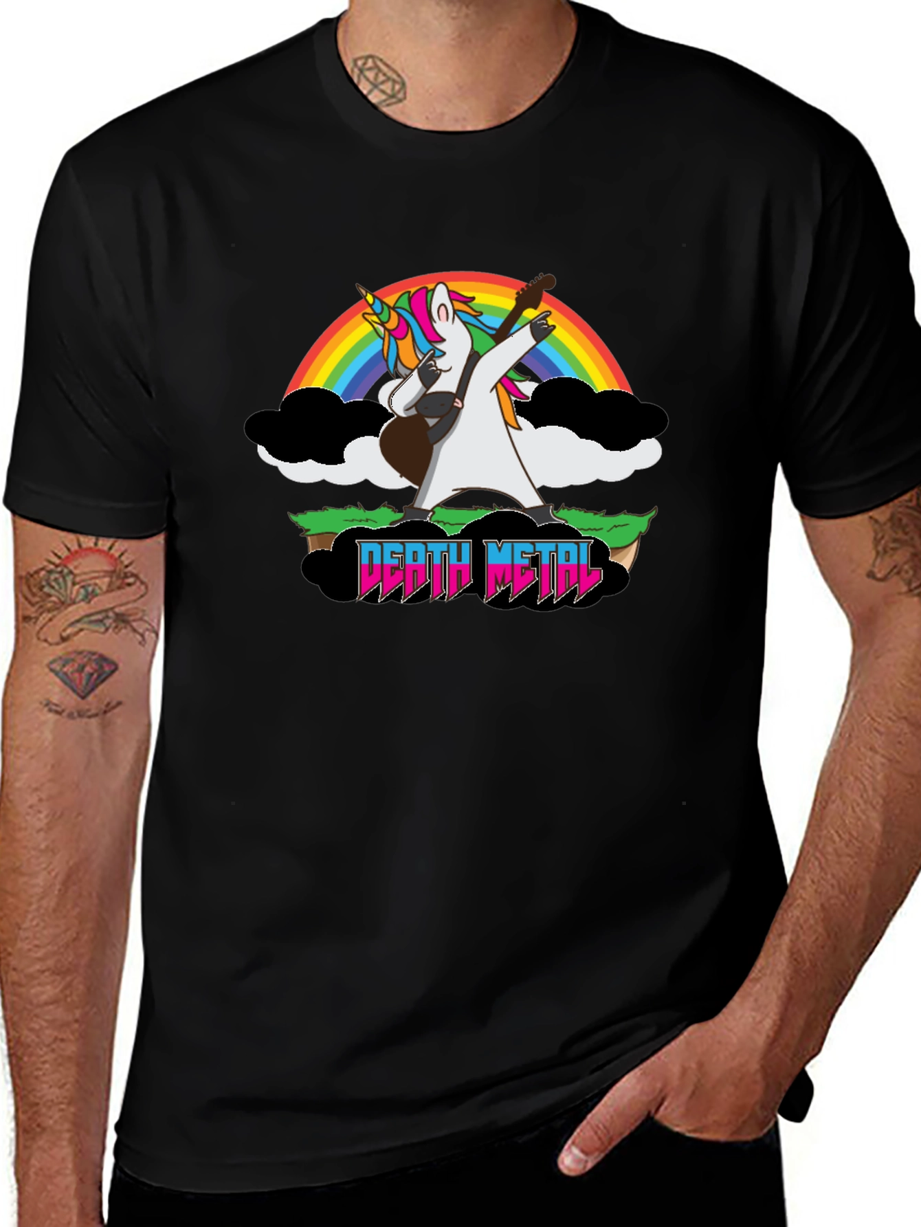 Camiseta Negra Unicornio Metalero con Arcoíris