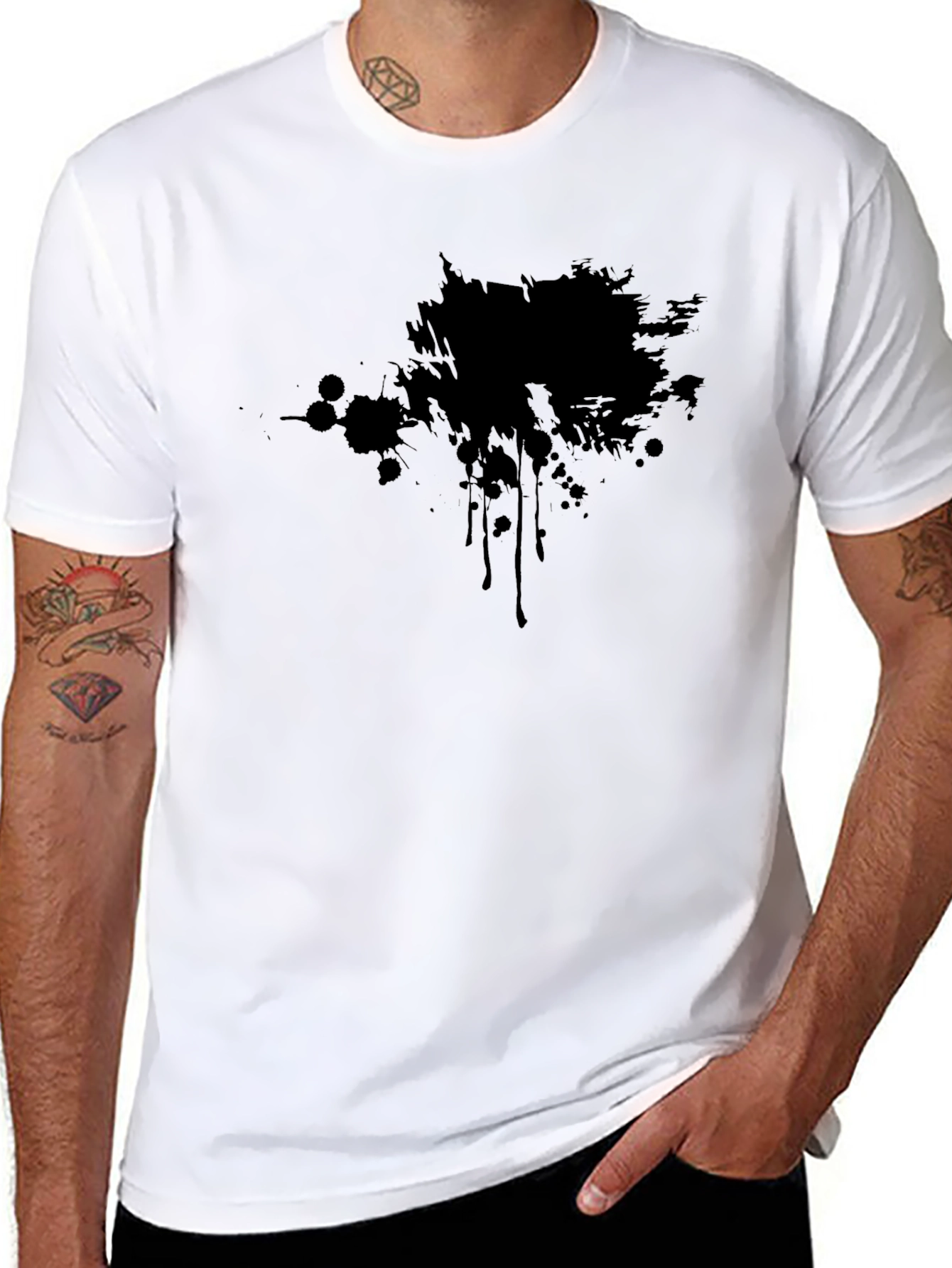 Camiseta Negra Estampada con Mancha Abstracta