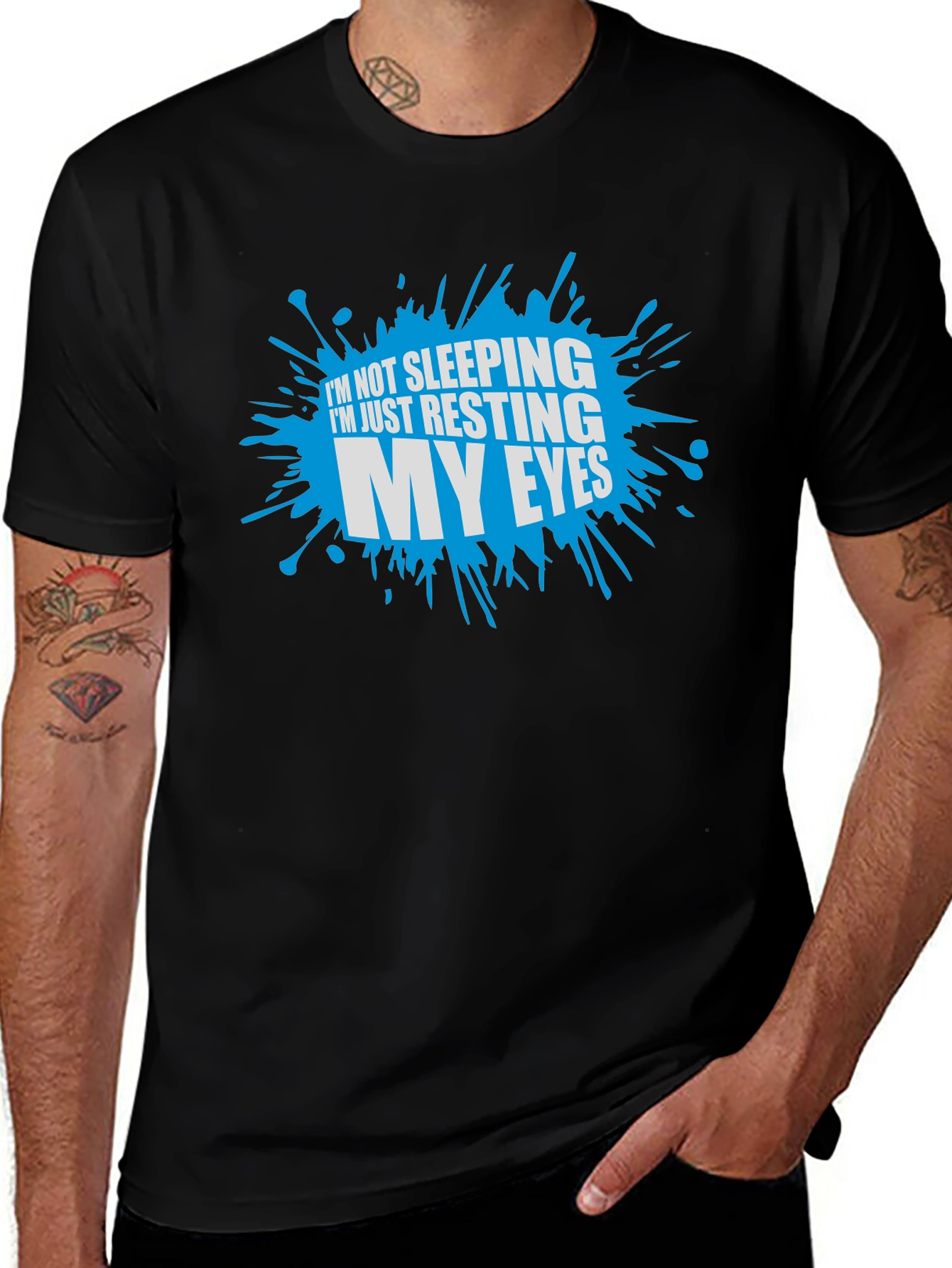 Camiseta No estoy durmiendo solo descanso mis ojos