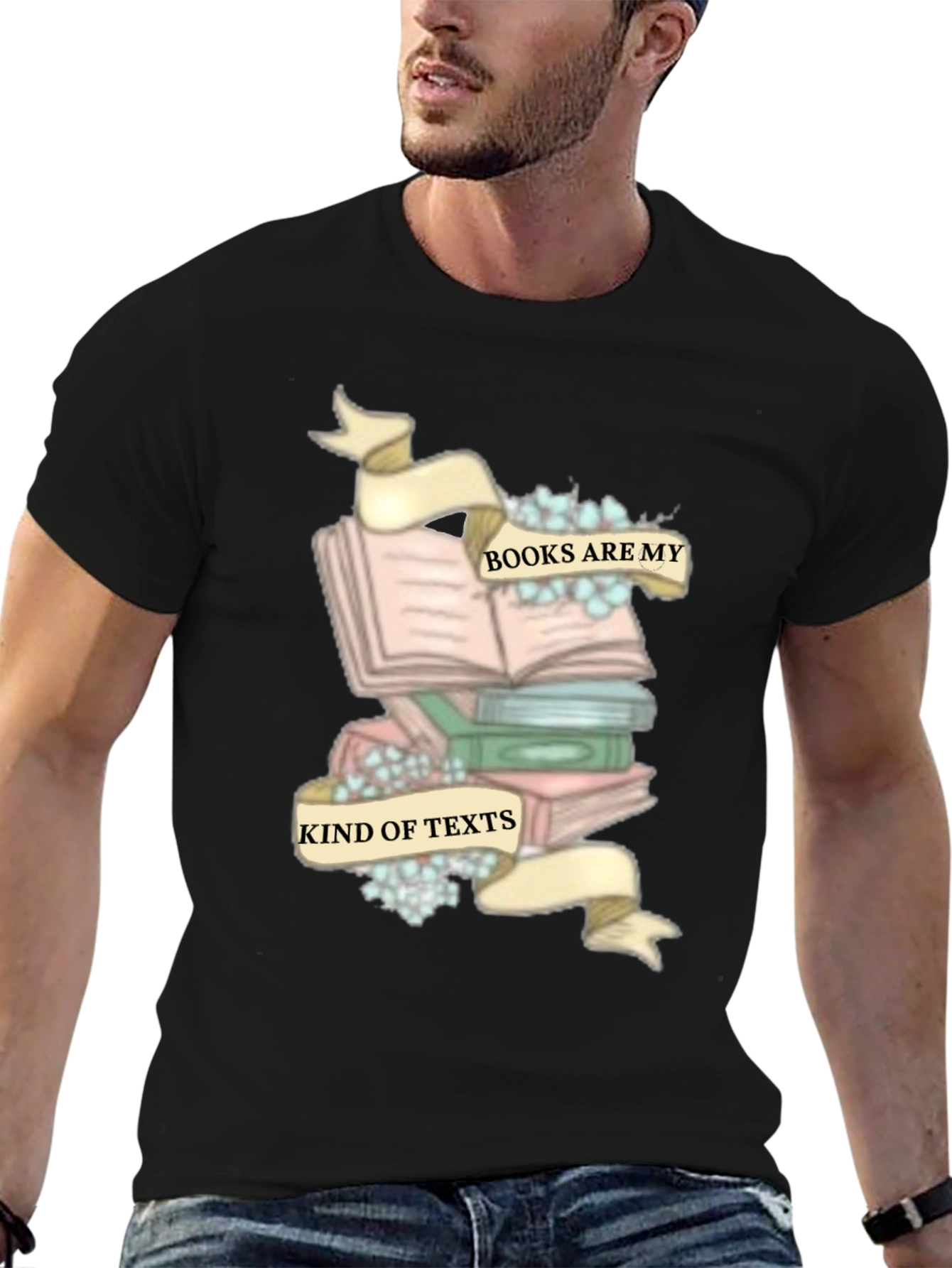 Camiseta Negra con Diseño de Libros y Frase Literaria