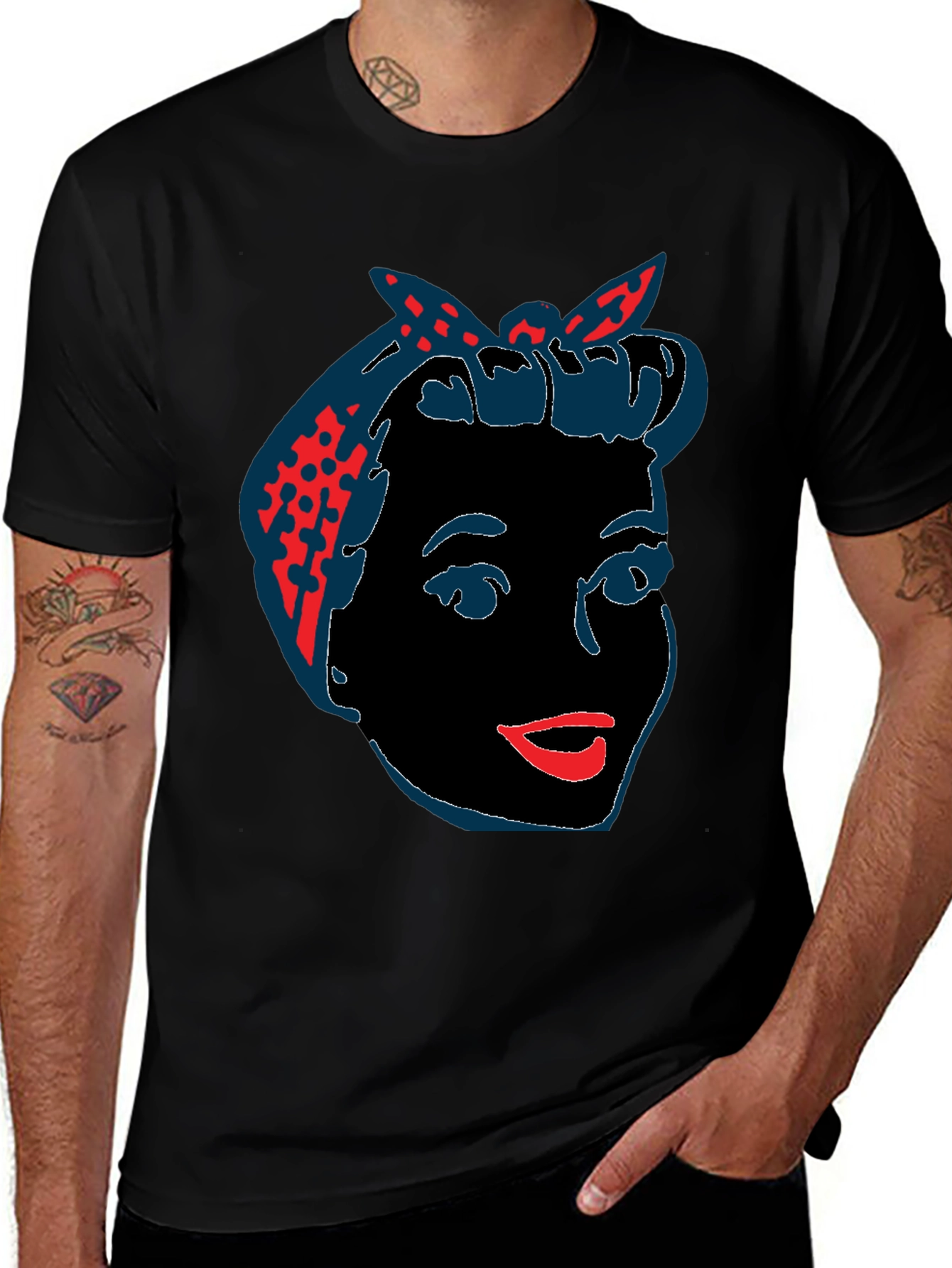 Camiseta Negra con Diseño Retro de Mujer
