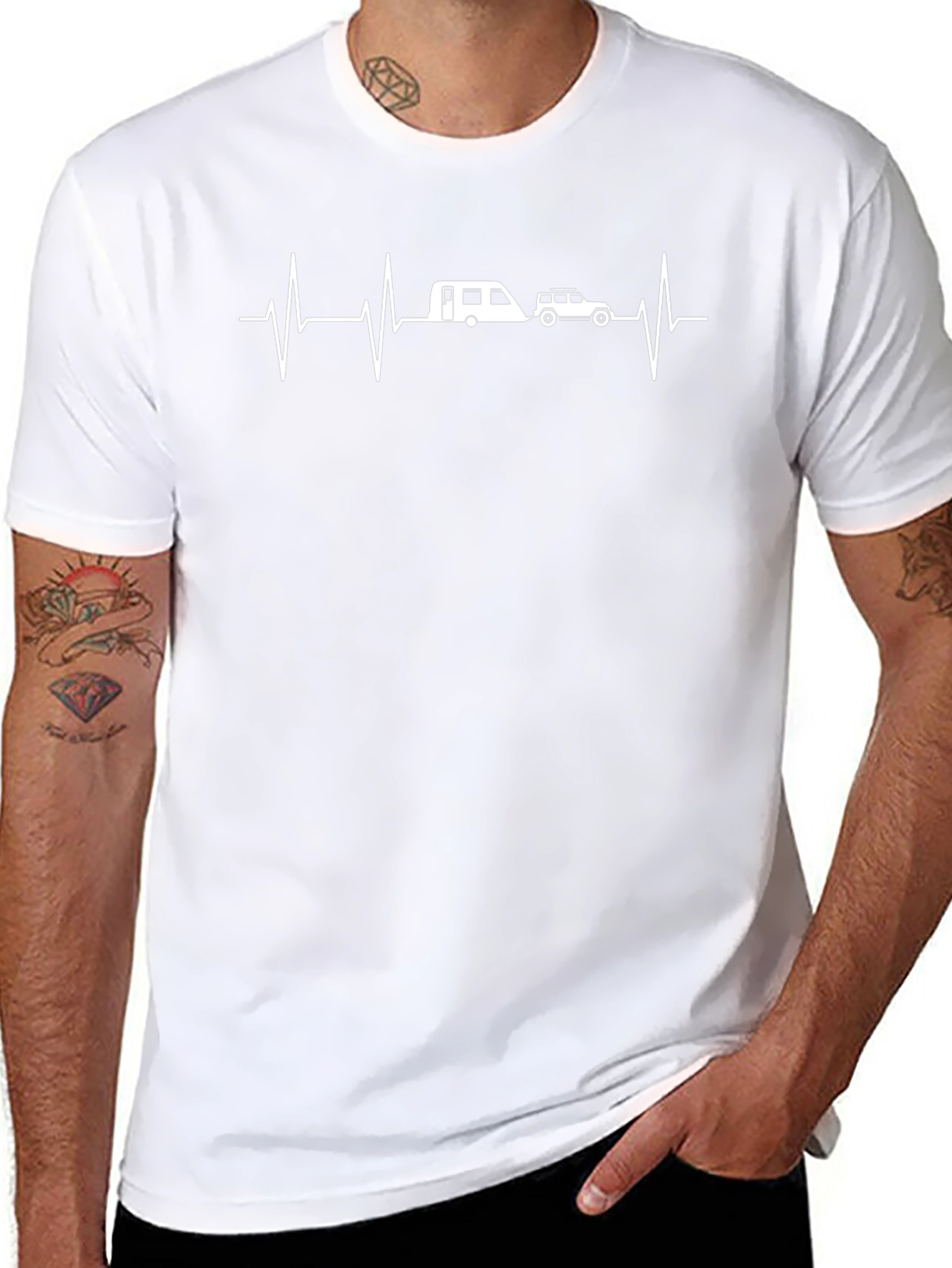 Camiseta Negra con Diseño de Ritmo Cardíaco y Caravana