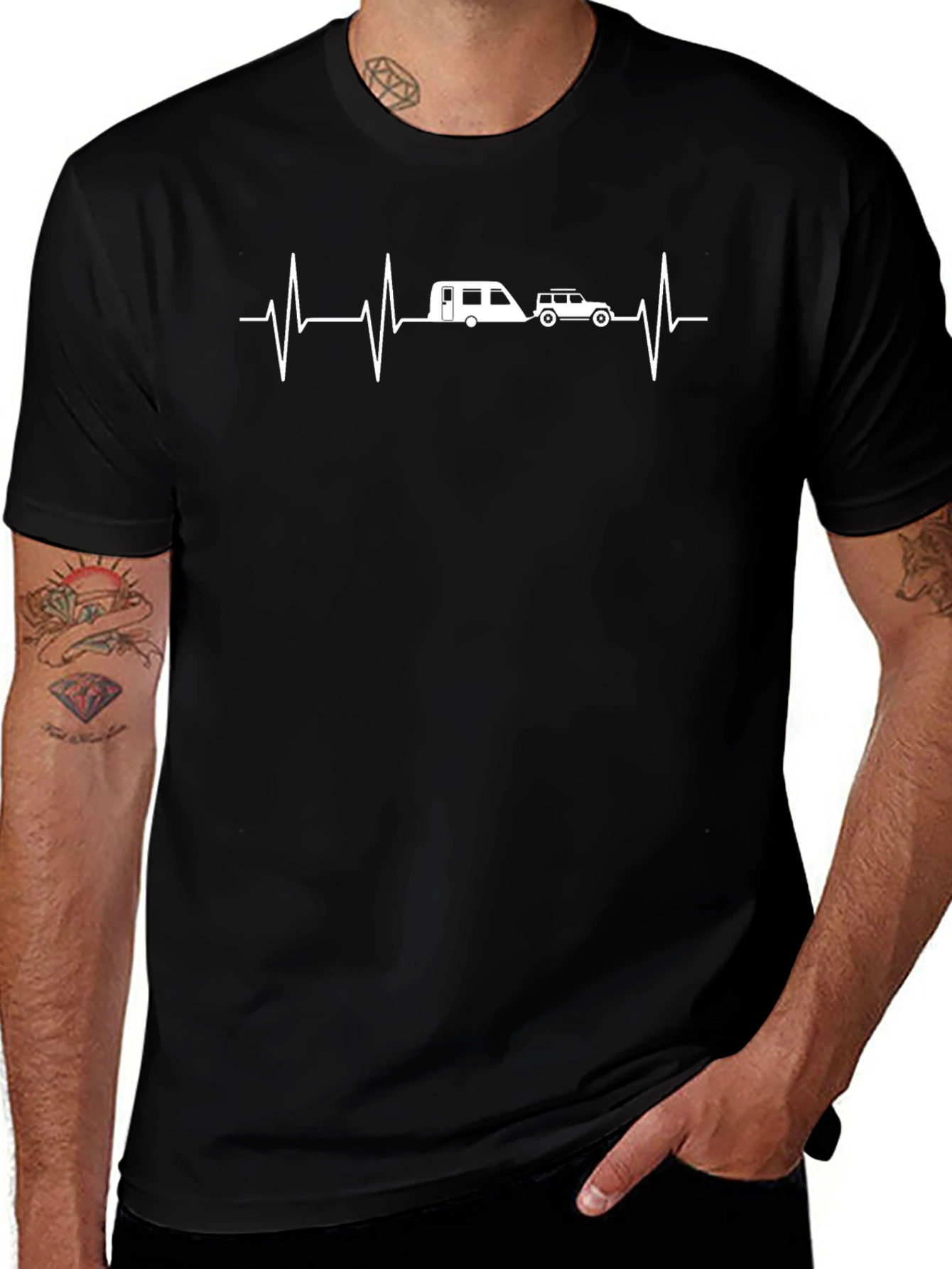 Camiseta Negra con Diseño de Ritmo Cardíaco y Caravana