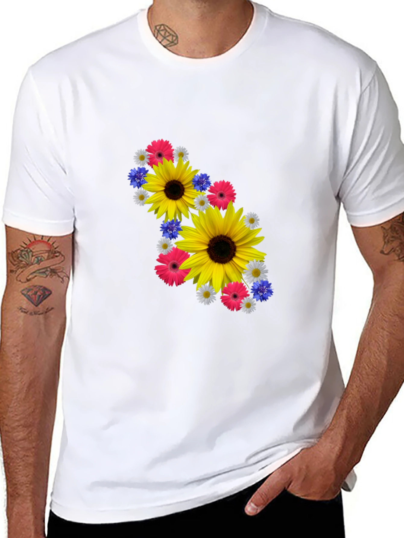 Camiseta Negra con Diseño Floral Vibrante