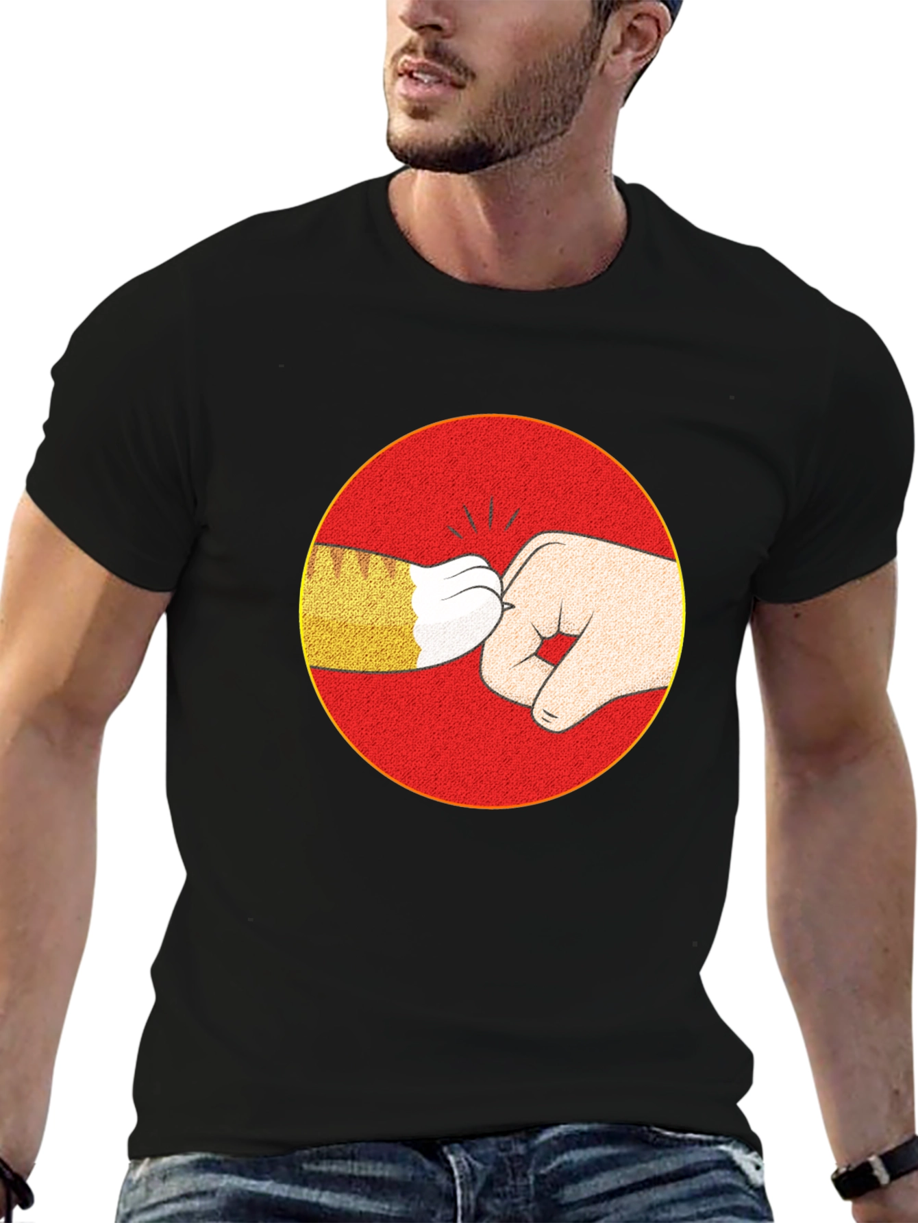 Camiseta Negra con Diseño de Puño de Gato