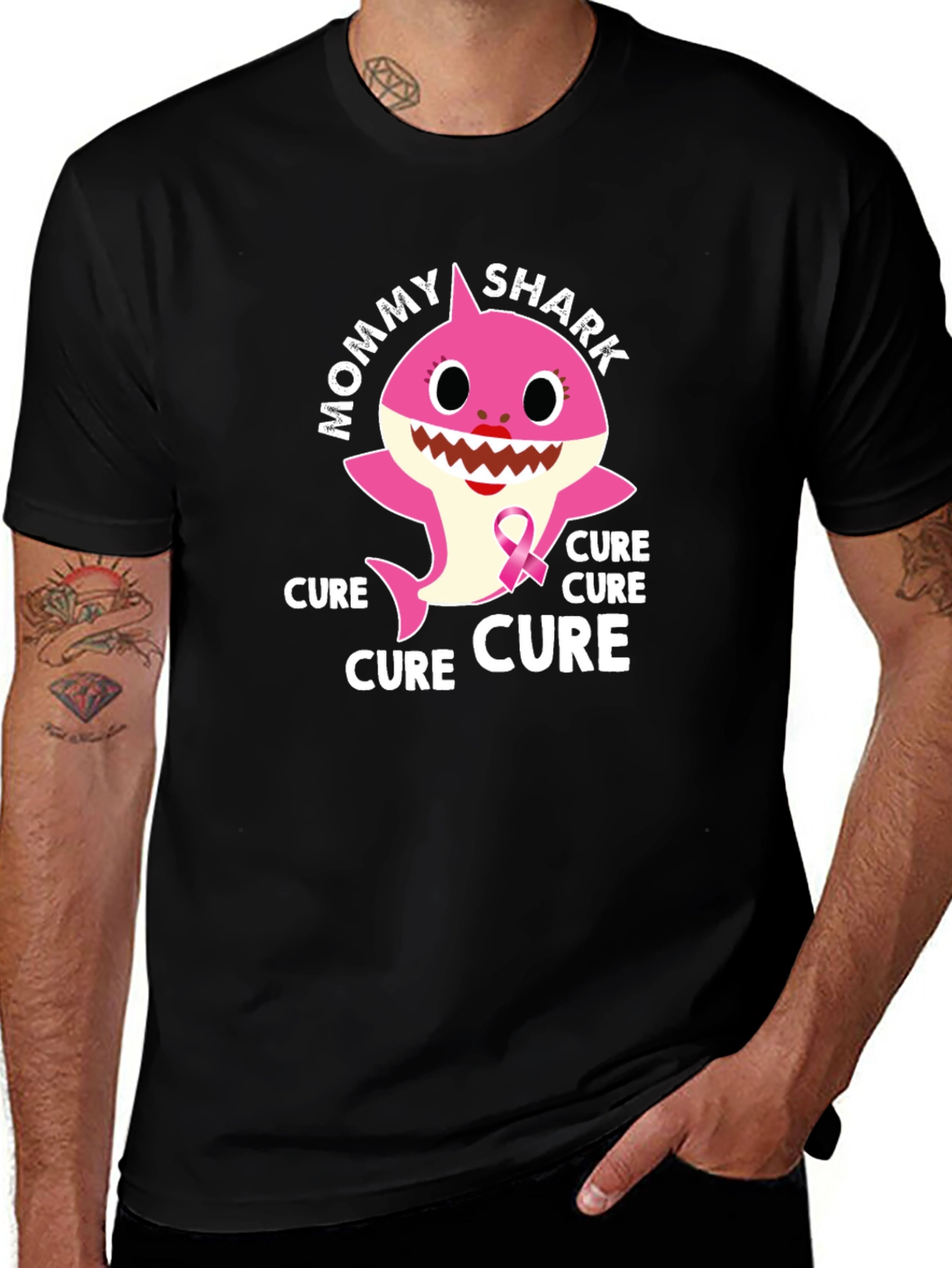 Camiseta Negra Mommy Shark Cure