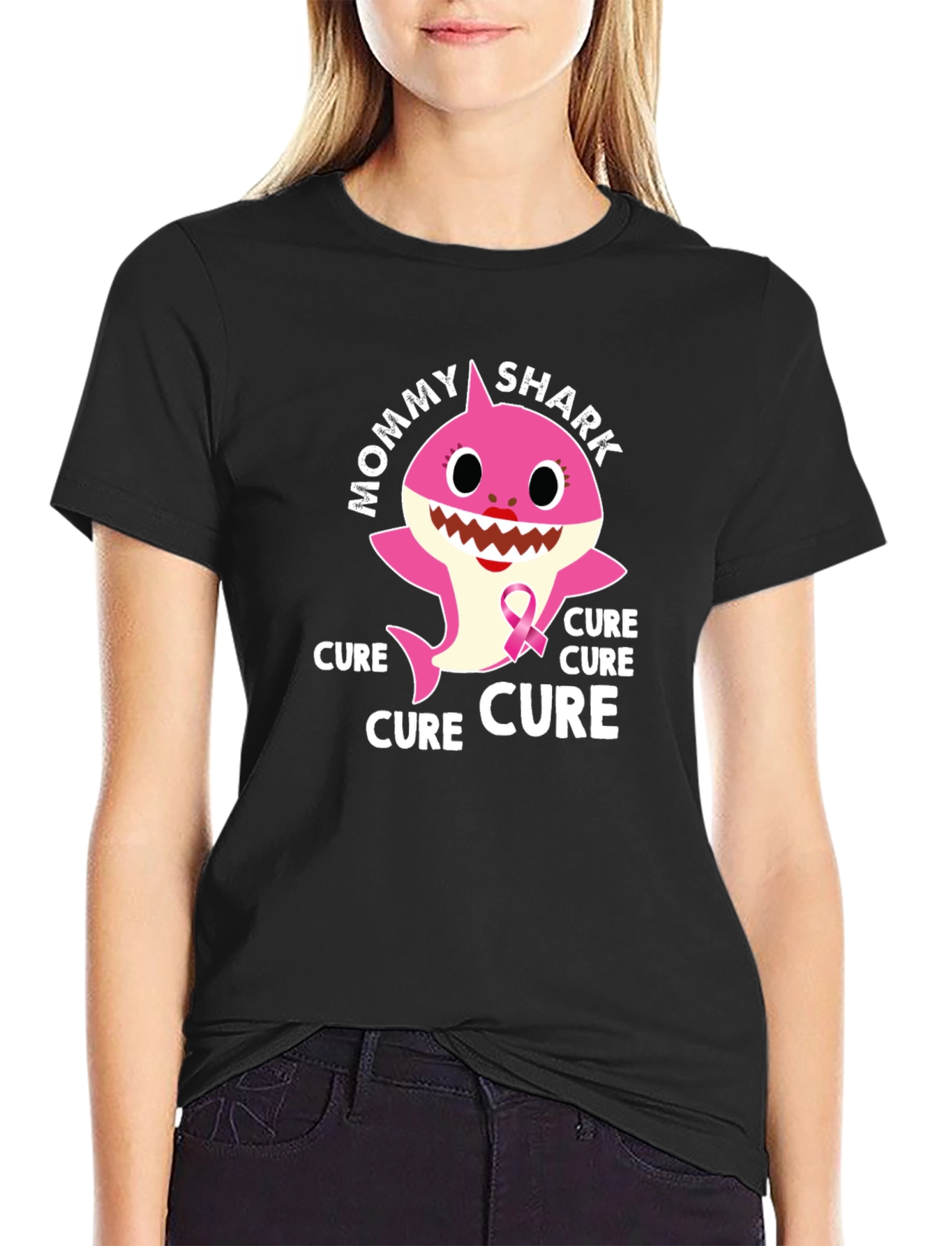 Camiseta Negra Mommy Shark Cure