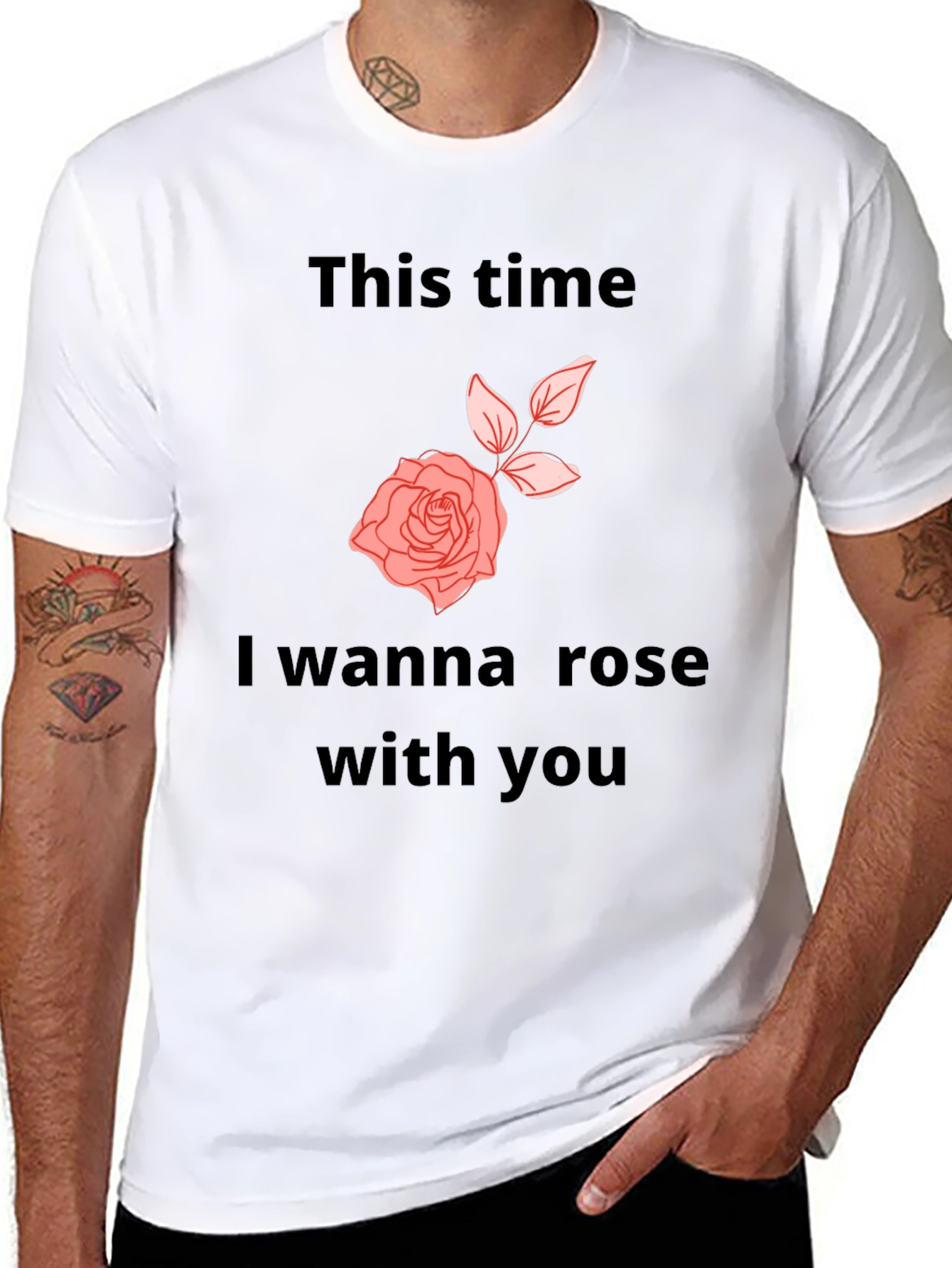 Camiseta Negra con Diseño Romántico de Rosa