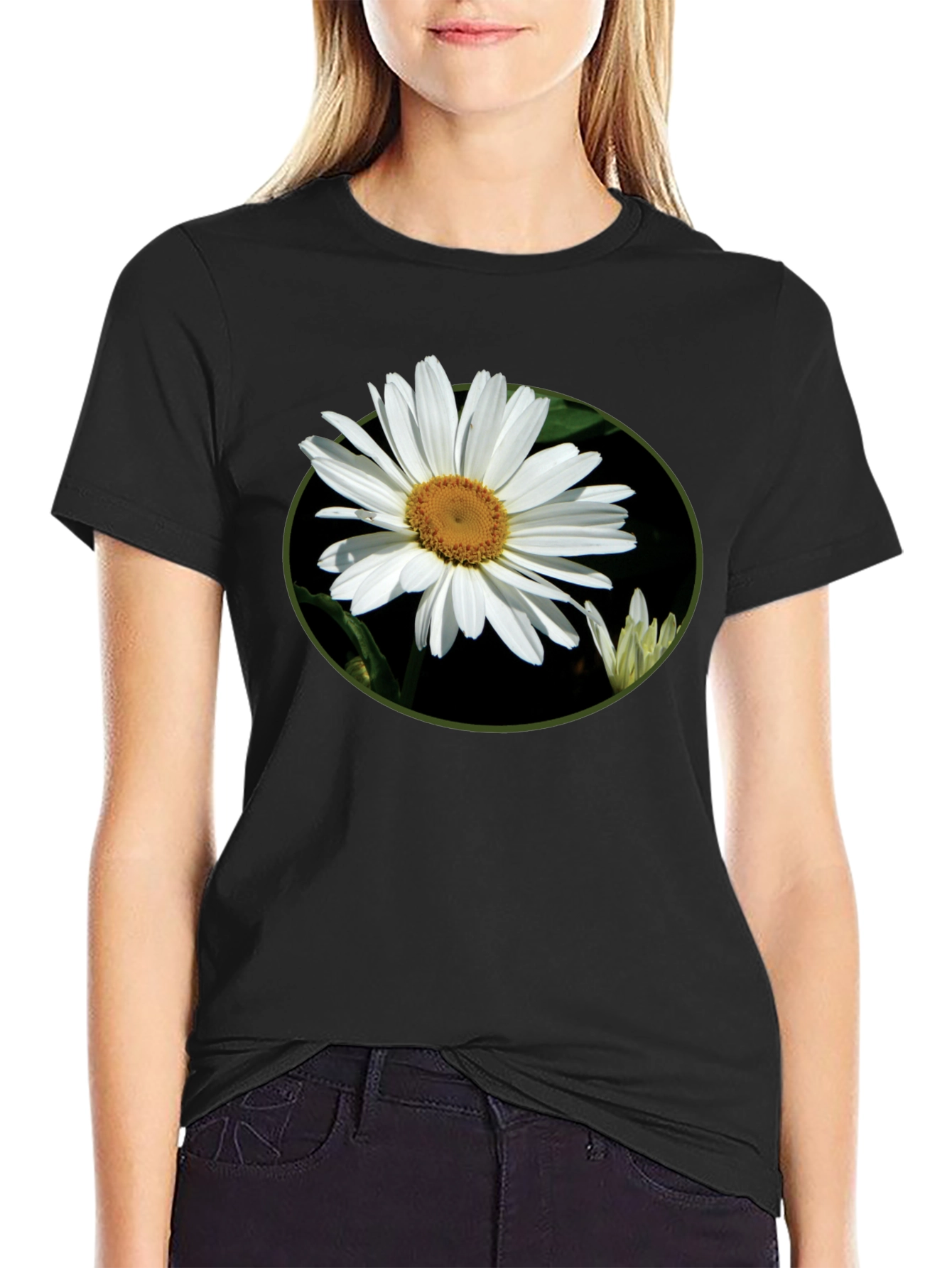 Camiseta Negra con Diseño Floral Margarita