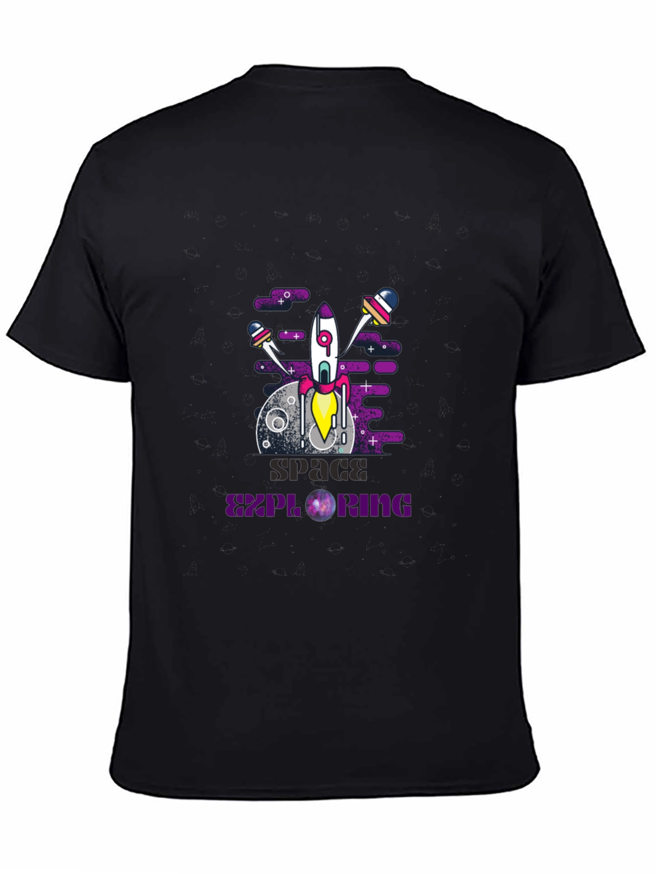 Camiseta negra con diseño espacial moderno