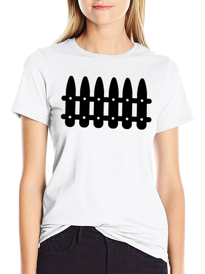Camiseta Negra con Diseño de Valla Abstracta