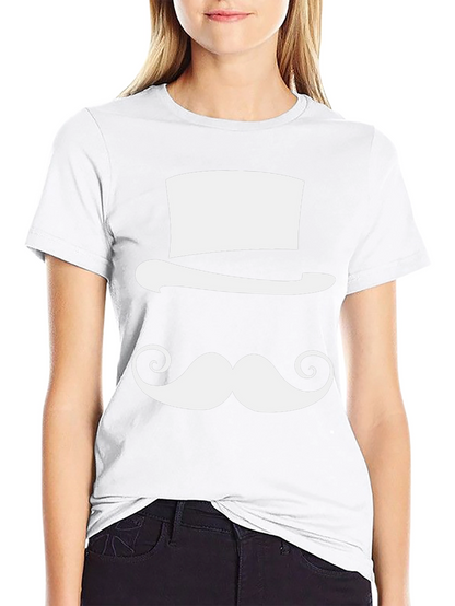 Camiseta Negra con Diseño de Sombrero y Bigote