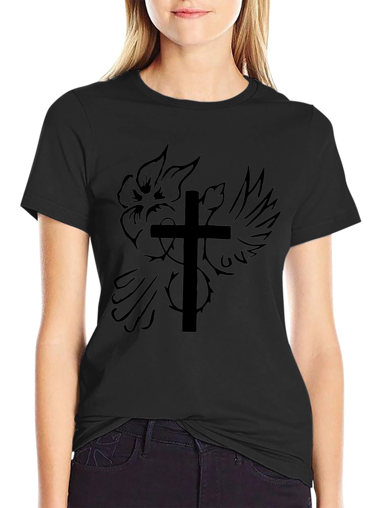 Camiseta Negra con Diseño de Cruz y Rosa