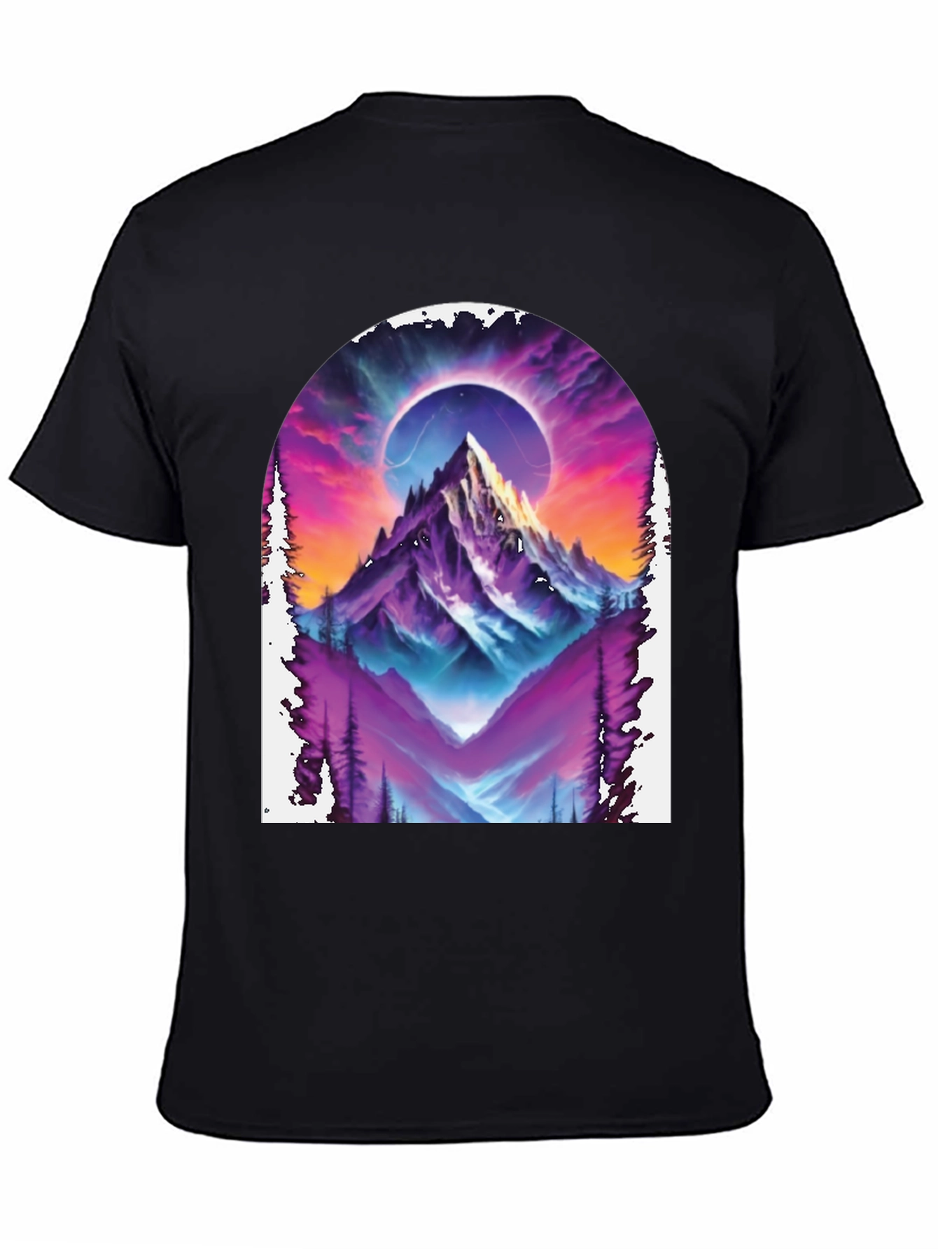 Camiseta Negra con Diseño de Montaña Cósmica
