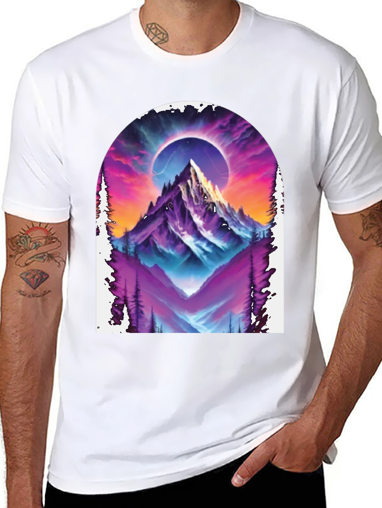 Camiseta Negra con Diseño de Montaña Cósmica