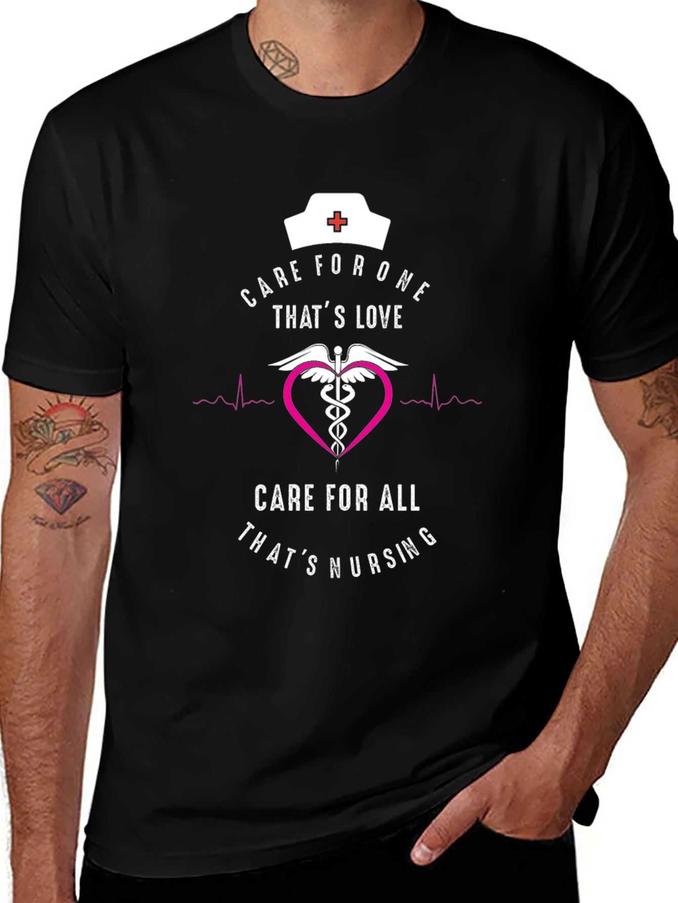 Camiseta Negra: Cuidado y Amor de Enfermera